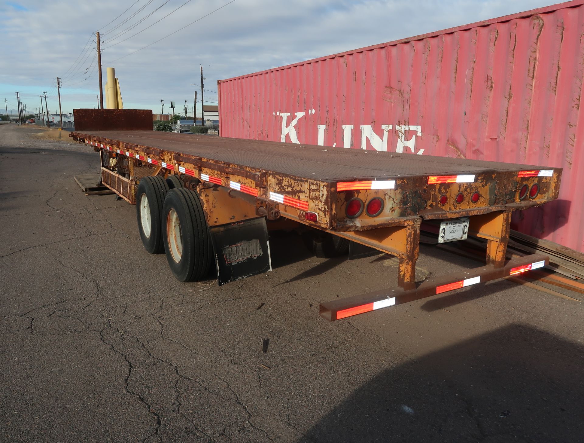 1974 FRUEHAUF 40' FLATBED TRAILER, MDL. FB-EP-40, STEEL DECK, VIN. FHS5593-04 (NEW TIRES)