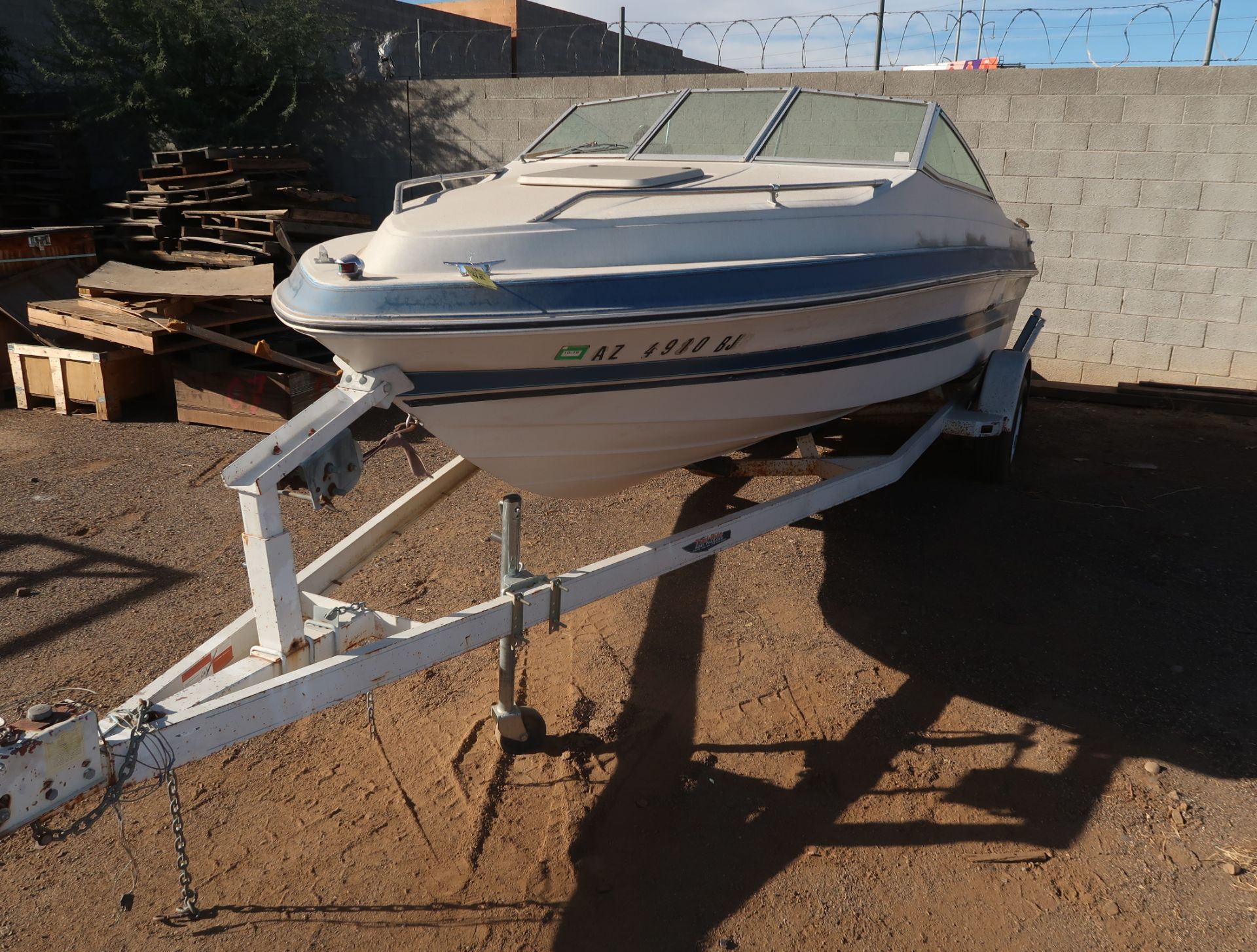 1987 SEA RAY SEVILLE 4.3L V6 MERCRUISER 19' CUDDY CABIN BOAT (RUNS AND OPERATES)