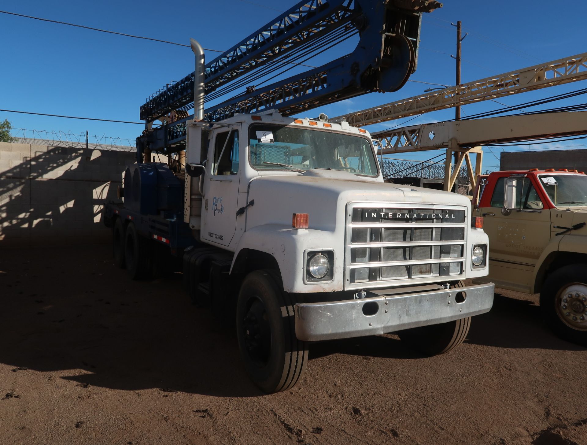 50-TON CAMELBACK PUMP HOIST RIG, MOUNTED ON 1984 INTERNATIONAL F2575, VIN. 1HSZJJWR8EHA50440 (WORKI