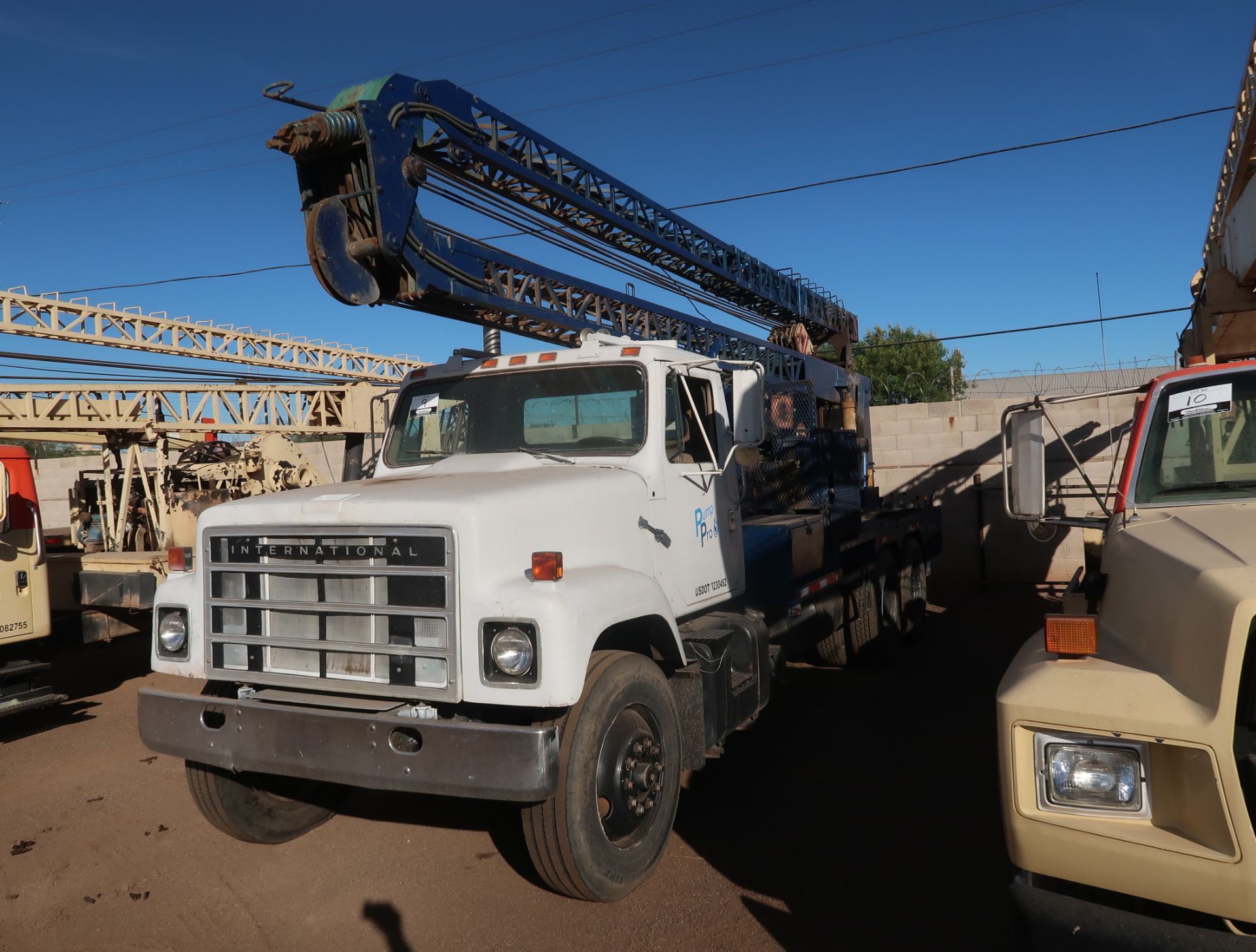 50-TON CAMELBACK PUMP HOIST RIG, MOUNTED ON 1984 INTERNATIONAL F2575, VIN. 1HSZJJWR8EHA50440 (WORKI - Image 2 of 7