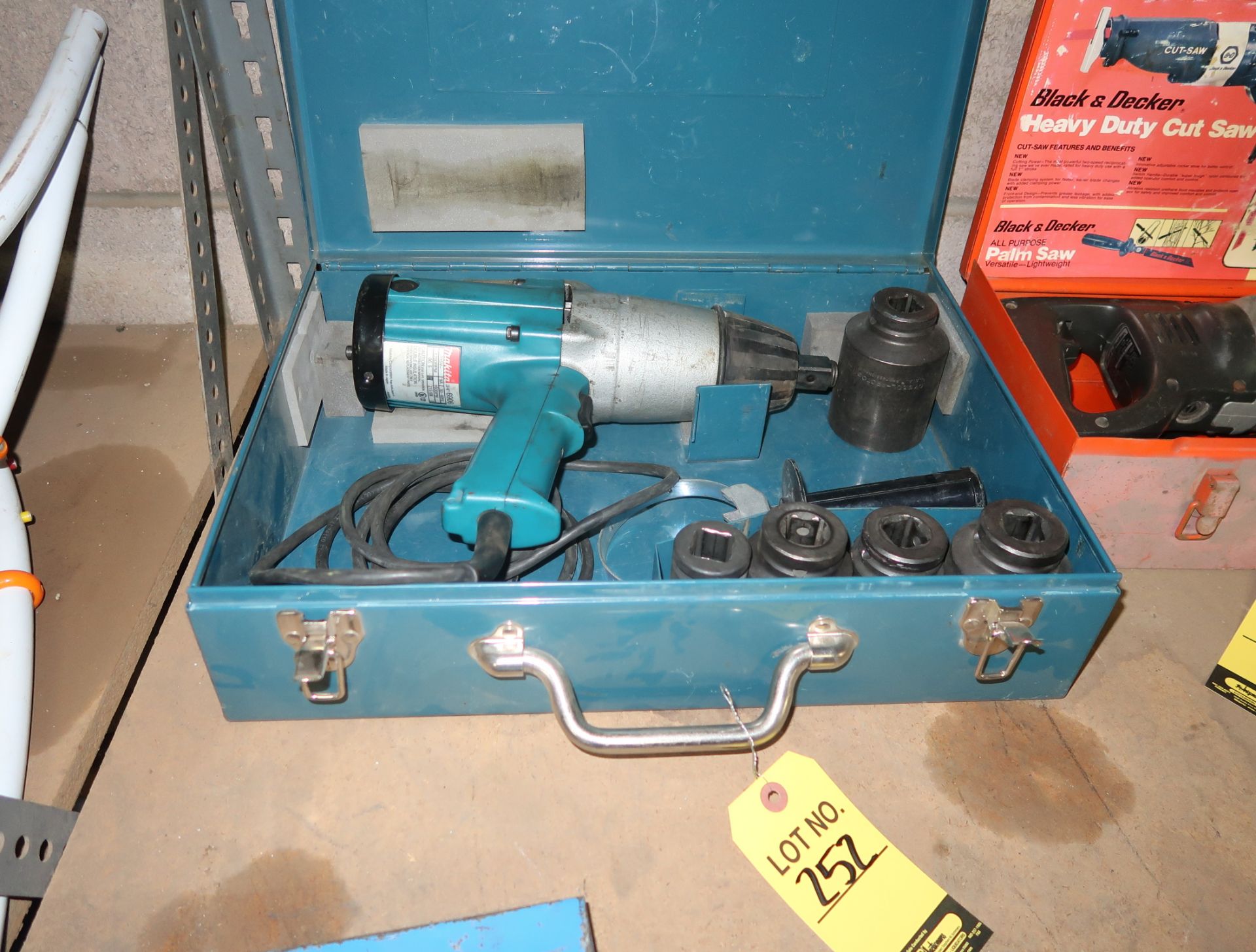 MAKITA 3/4" ELECTRIC IMPACT WRENCH