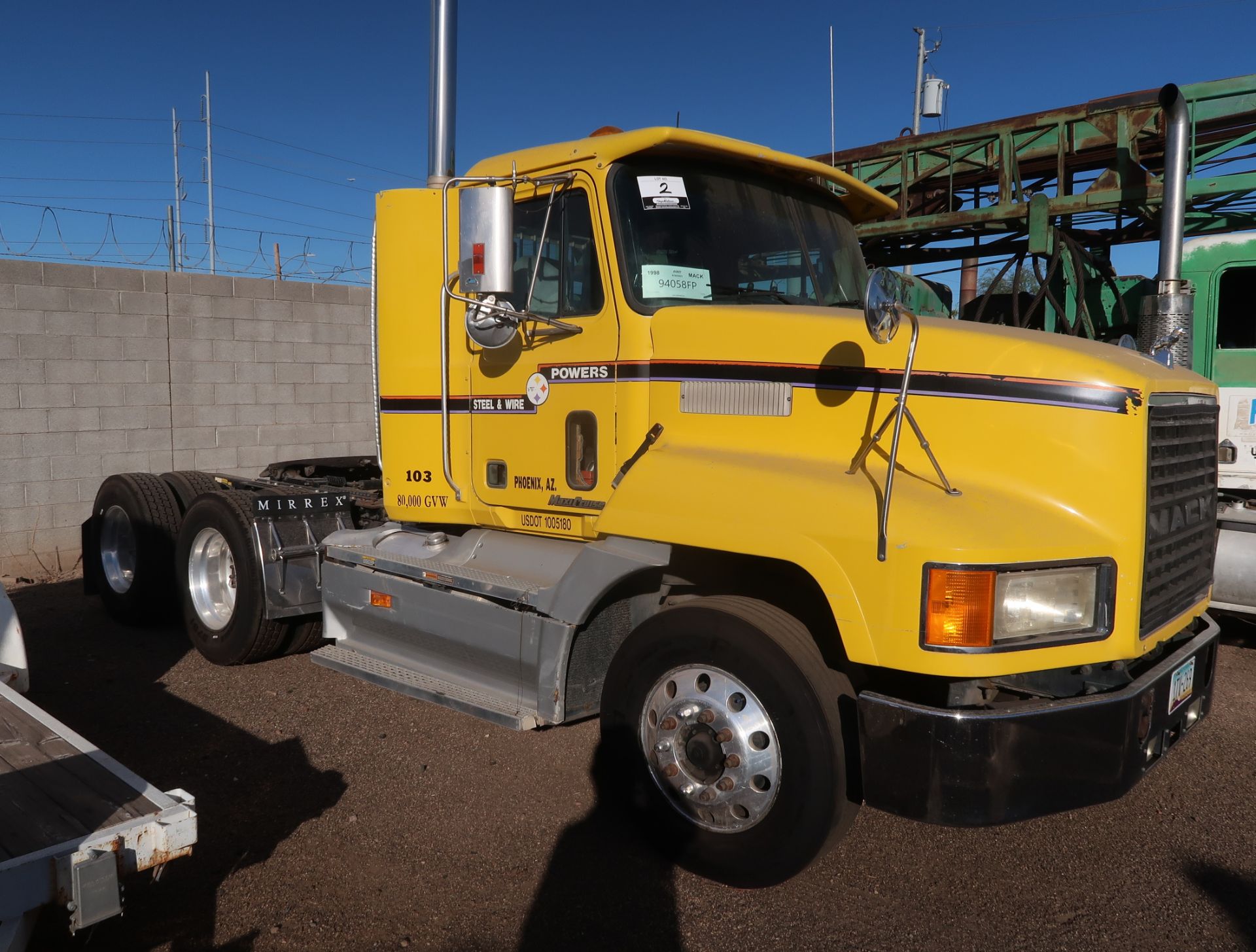 1998 MACK CH613 TANDEM AXLE TRUCK TRACTOR W/ WET KIT, DAY CAB, MAXTORQUE T2090 9-SP TRANS,