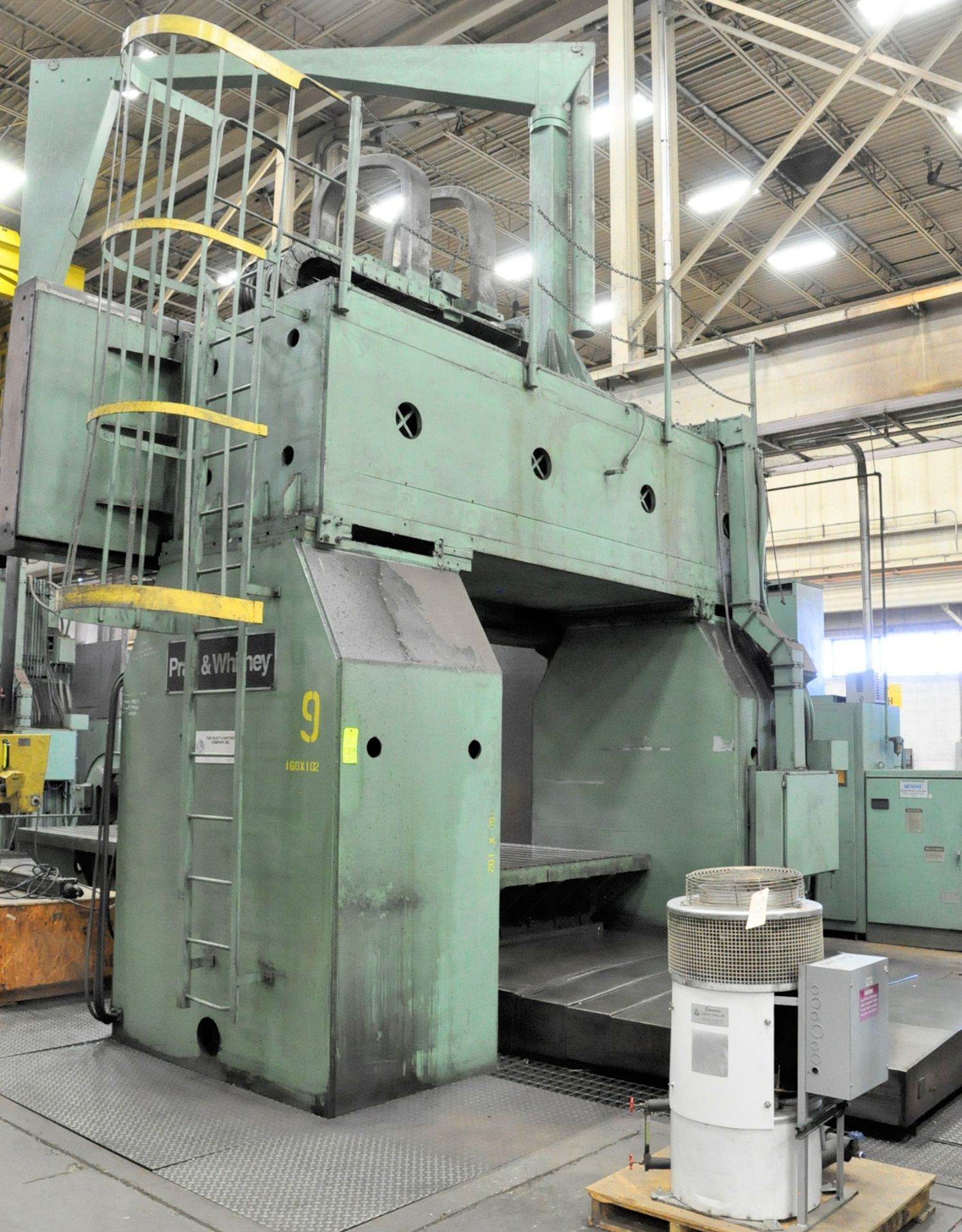 Pratt & Whitney 5 Axis Bridge type CNC vertical milling machine. Serial no 1931-0103 - Image 3 of 10