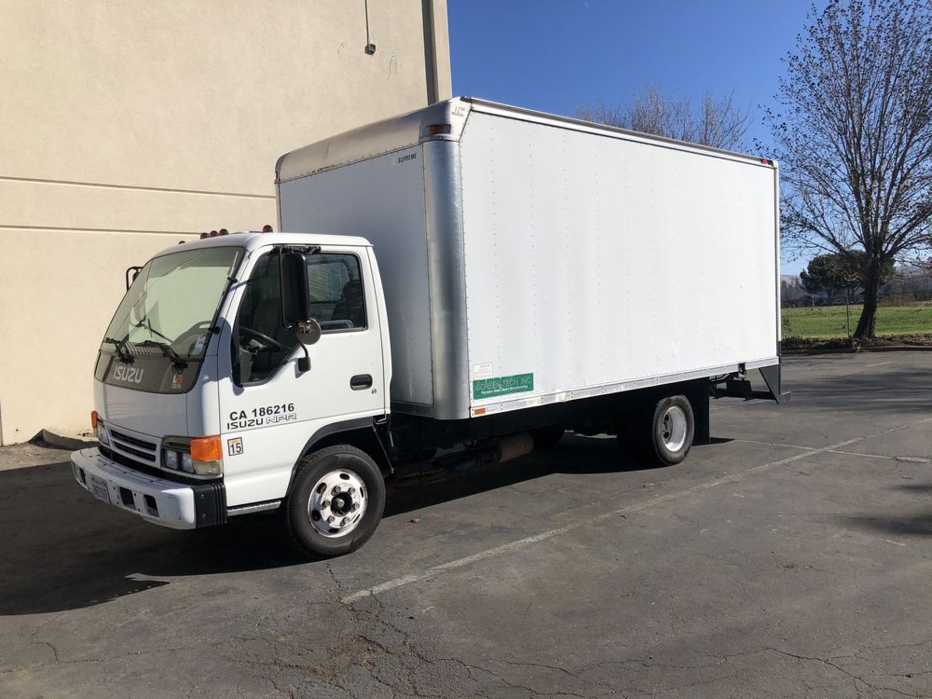 (1) 2003 IZUSU NPR BOX TRUCK- 16’ cargo bed, dually tires, V8 EFI engine, ac/heat, am/fm/cd, vin-