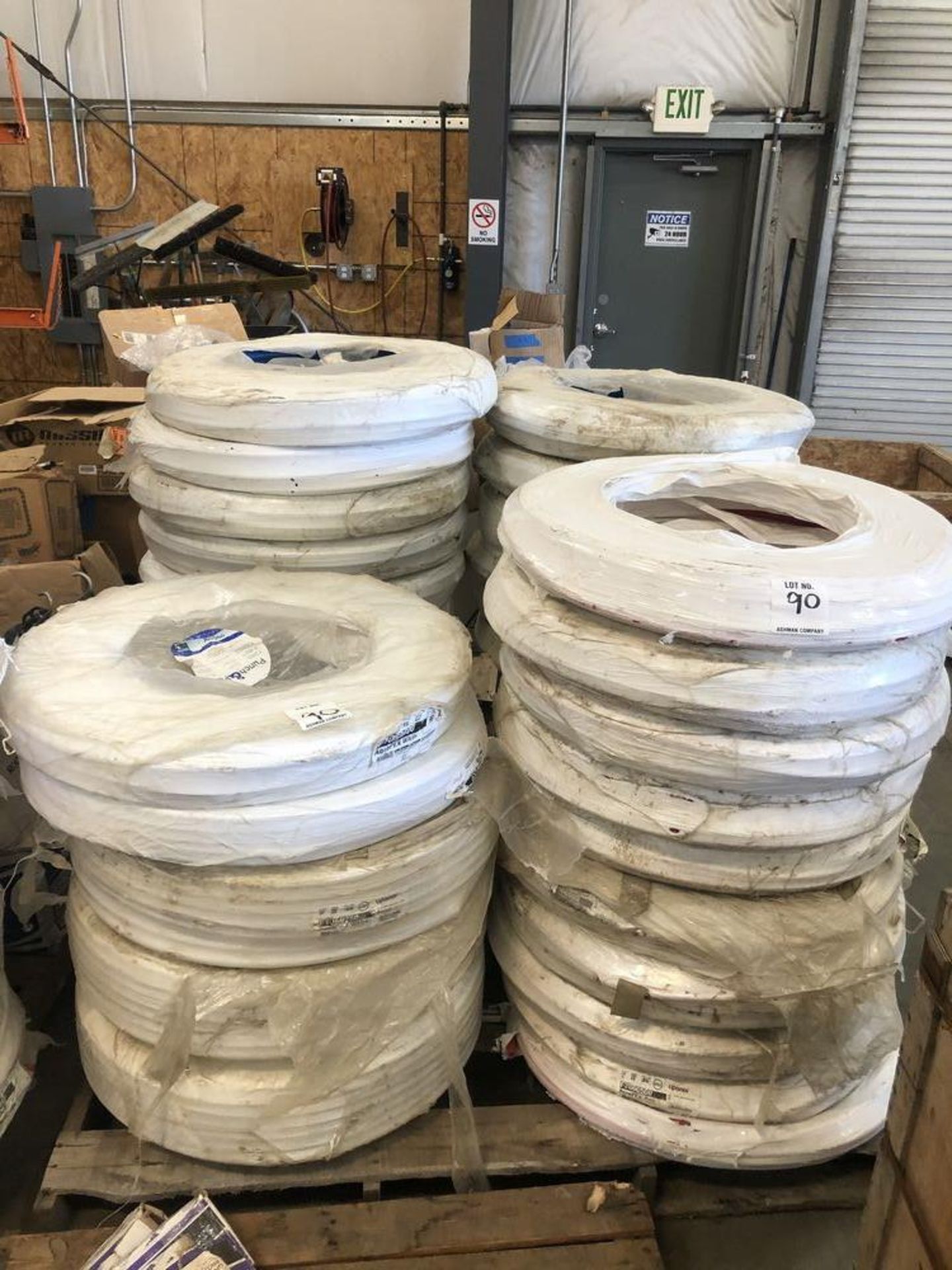 (LOT) PALLET OF NEW PEX PIPE