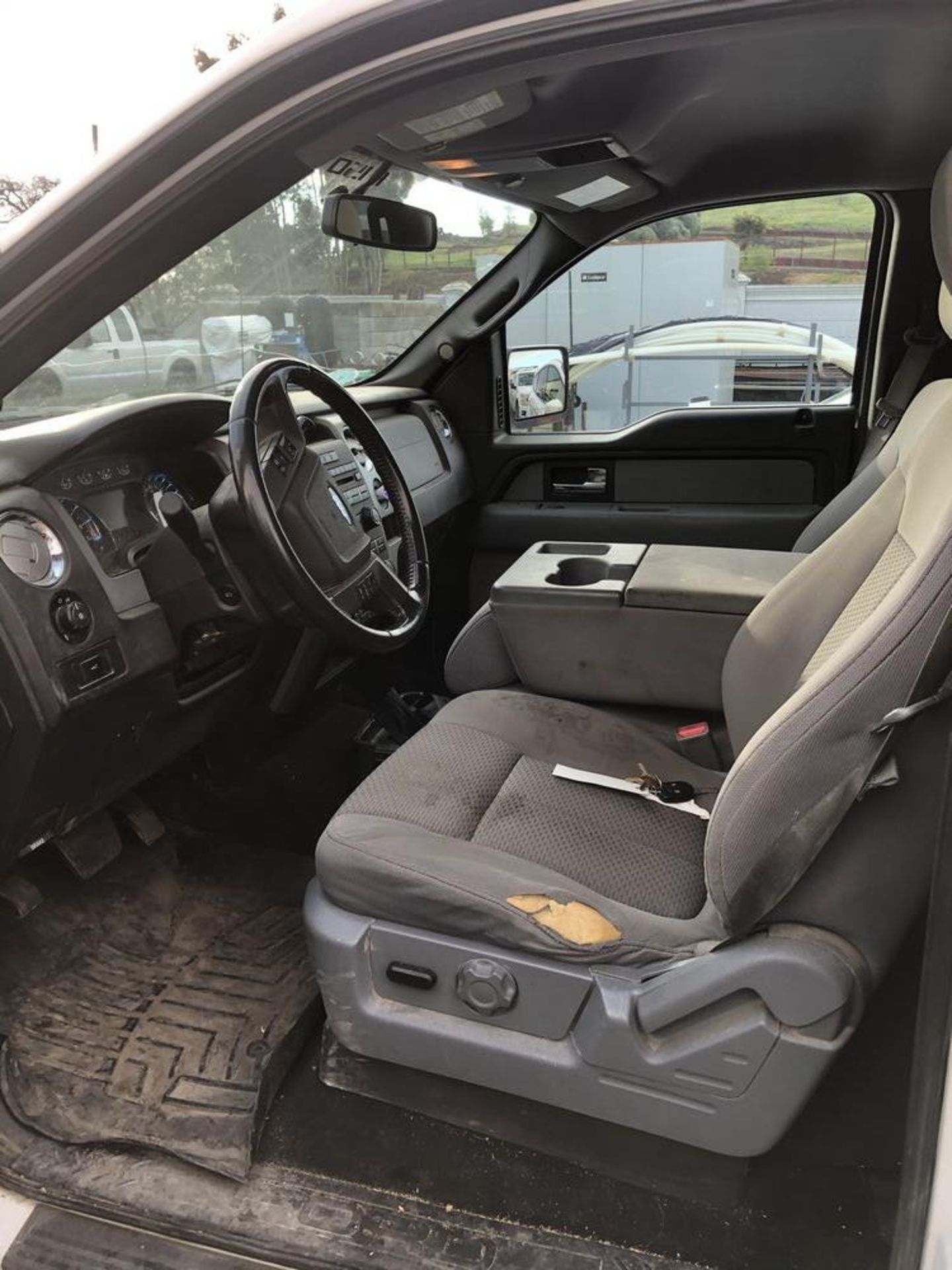 (1) 2012 Ford F-150 XLT Truck- 4x4 v8, auto trans, 171,000 mi, am/fm/aux, heat/ac, vin- - Image 2 of 3