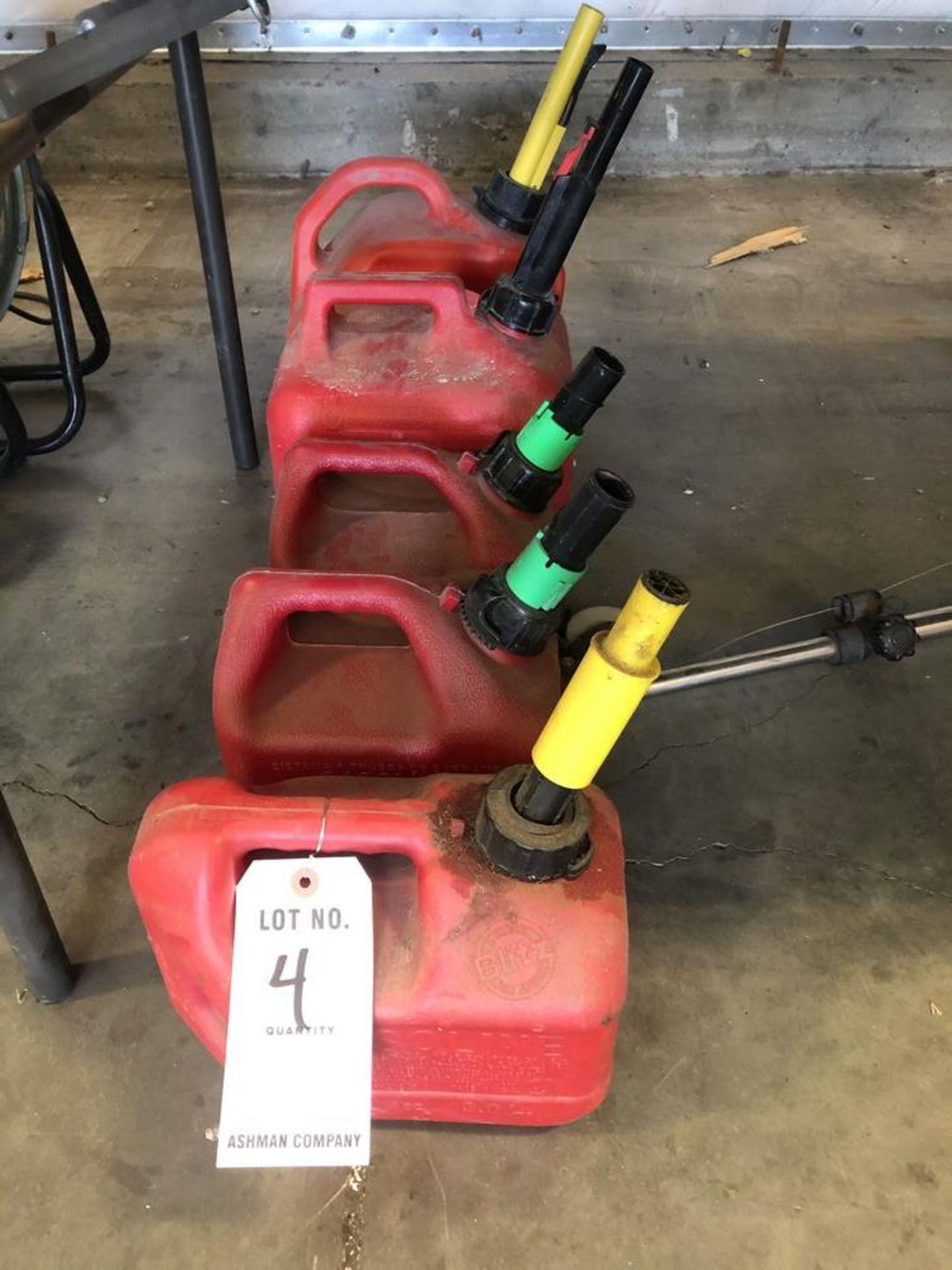 (LOT) (5) GAS CANS (4) BIKE PUMPS