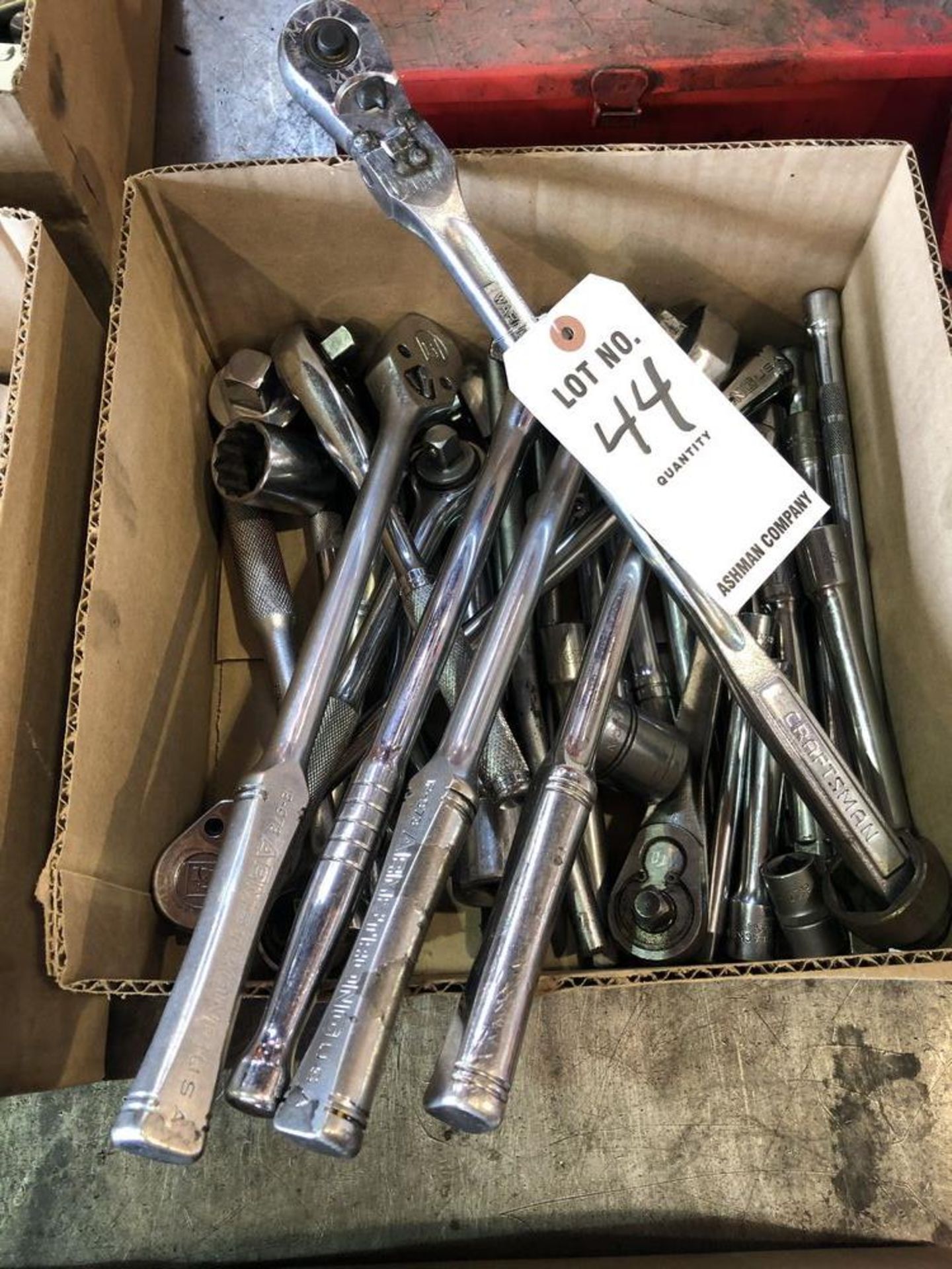 (LOT) MISC SOCKETS AND SOCKET WRENCHES