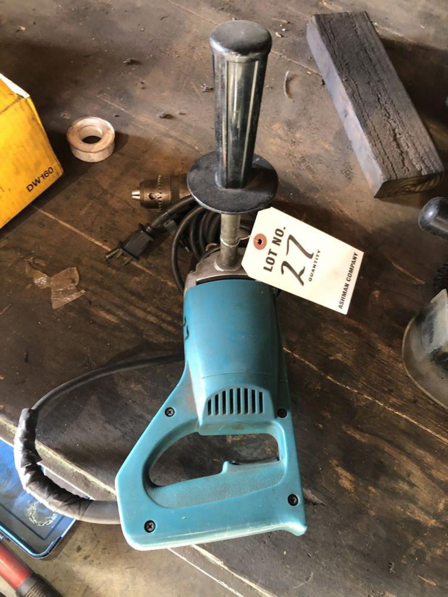 (1) MAKITA RIGHT ANGLE DRILL