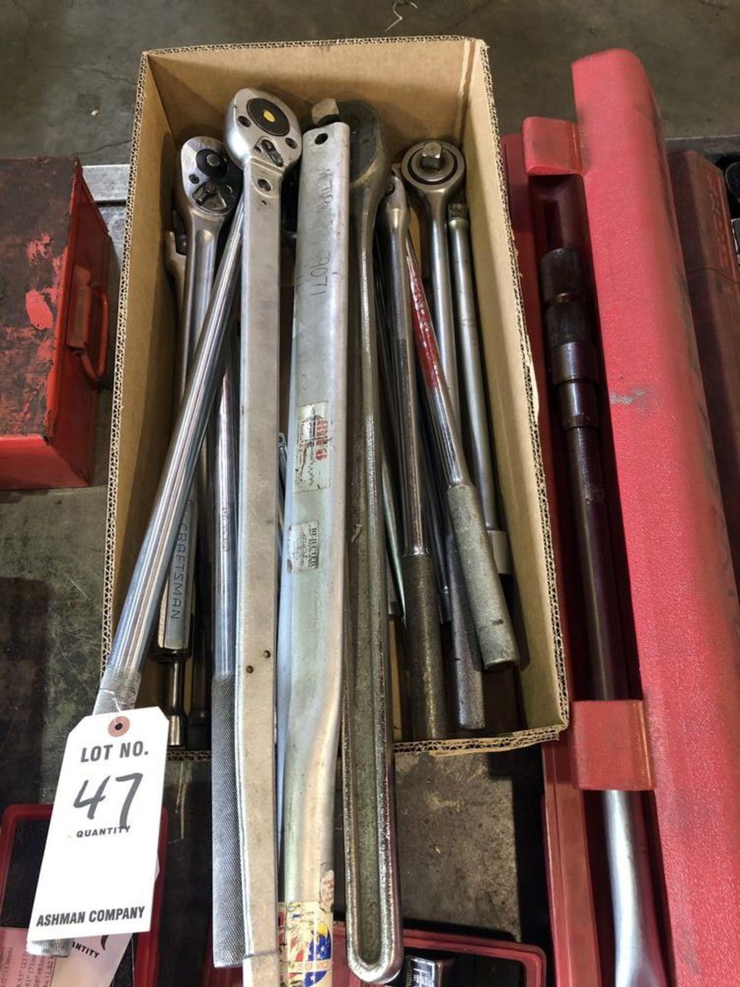 (LOT) MISC LARGE SOCKET WRENCHES