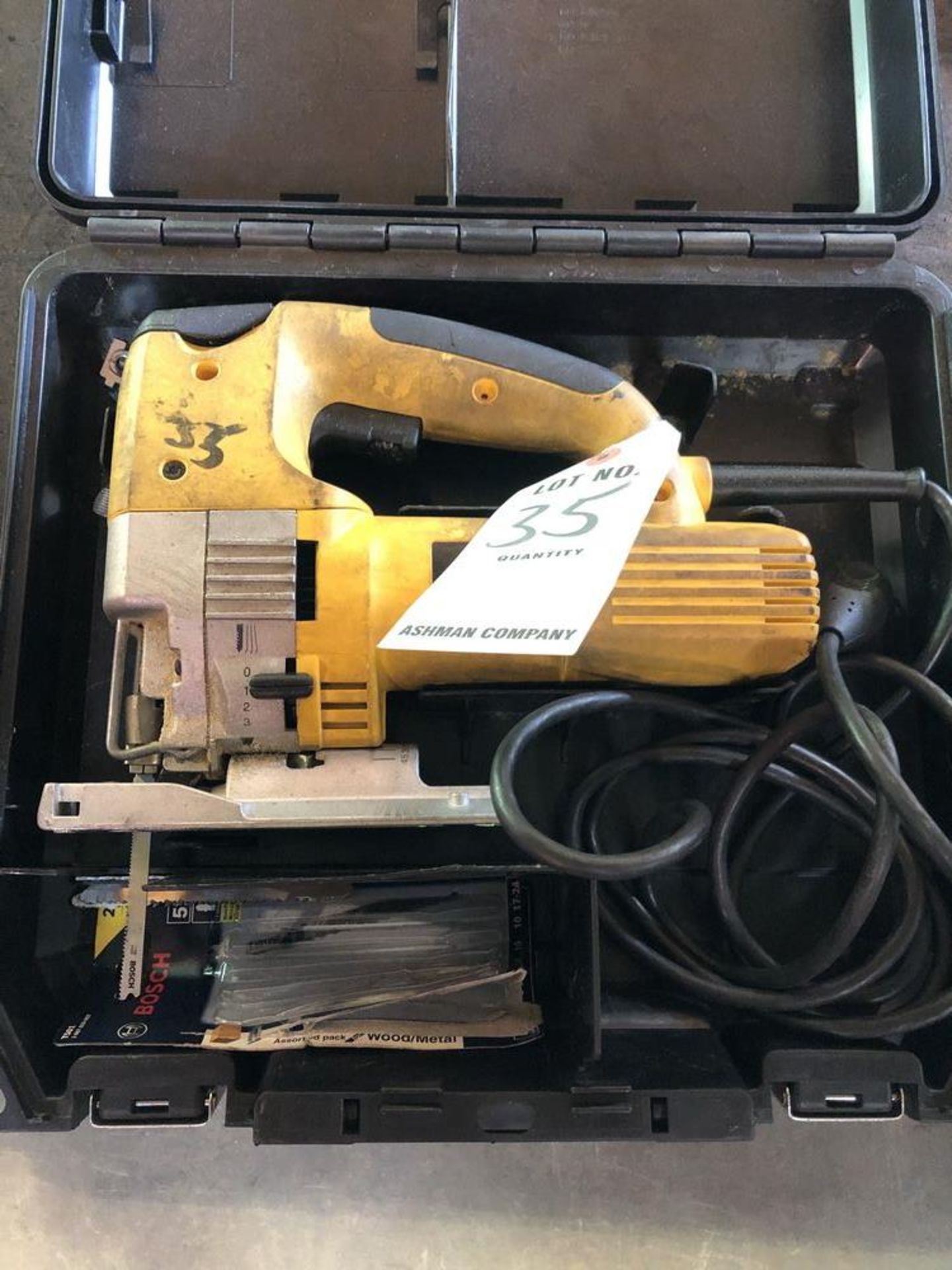 (1) DEWALT JIG SAW