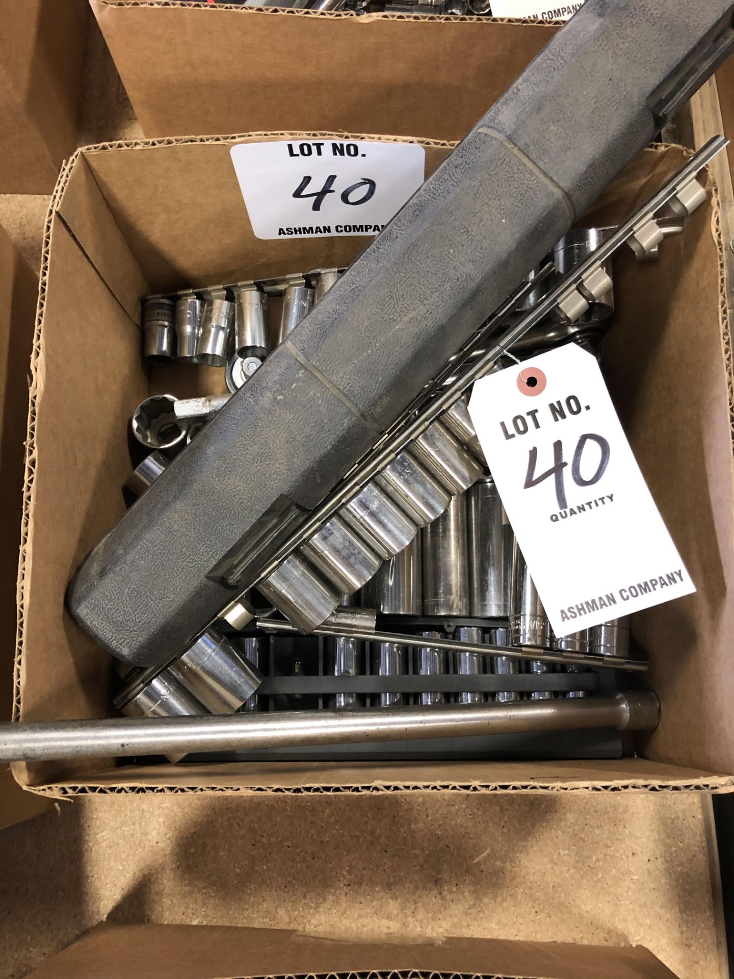 (LOT) MISC SOCKETS AND SOCKET WRENCHES