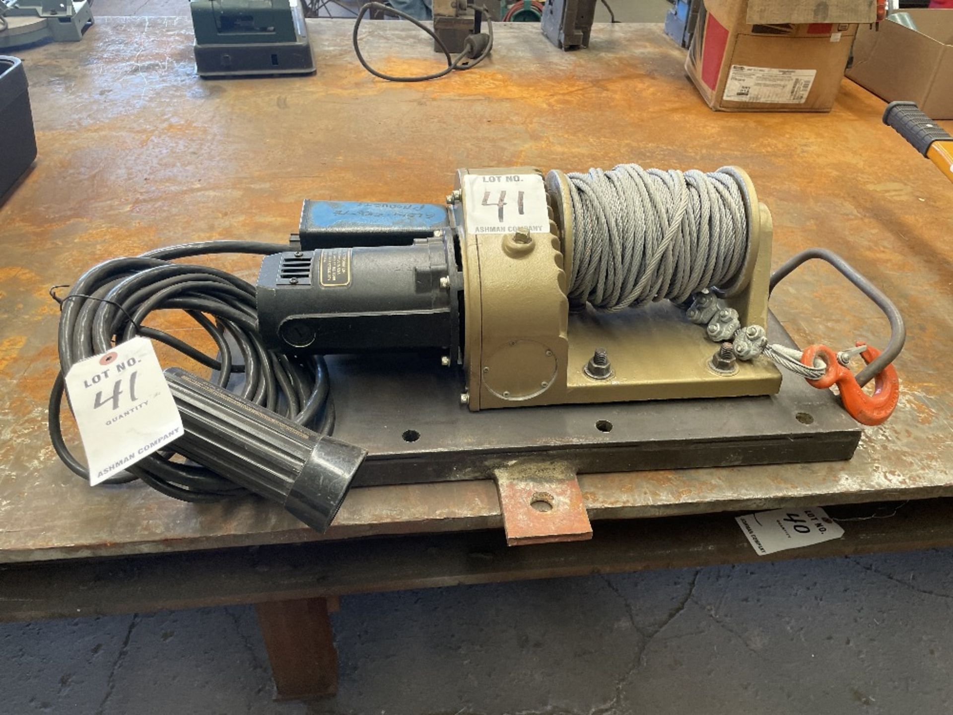 GOLO 1200 LB ELECTRIC WINCH