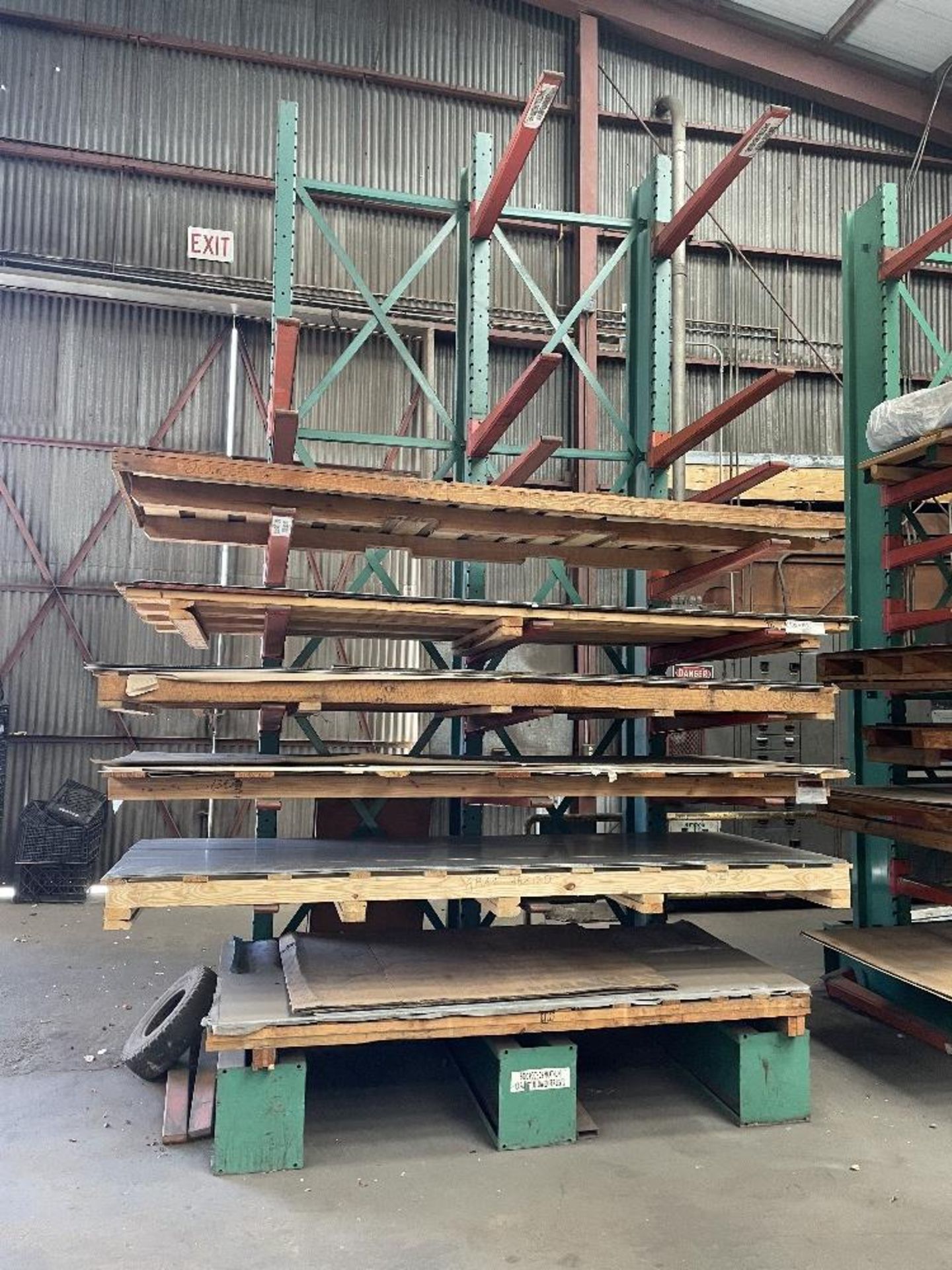 (1) CANTILEVER RACK