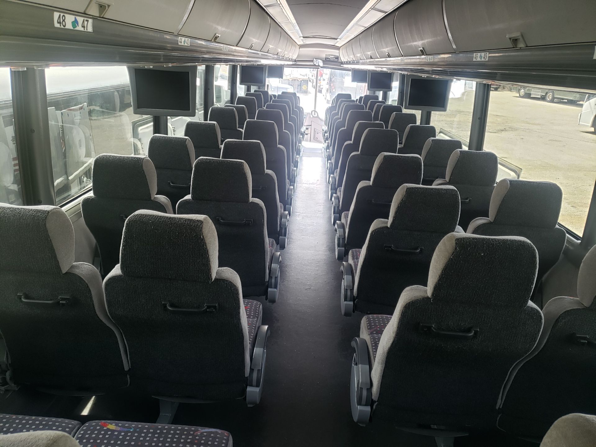 2010 MCI J4500 56-Pass Kneeling Coach Bus - Image 11 of 16