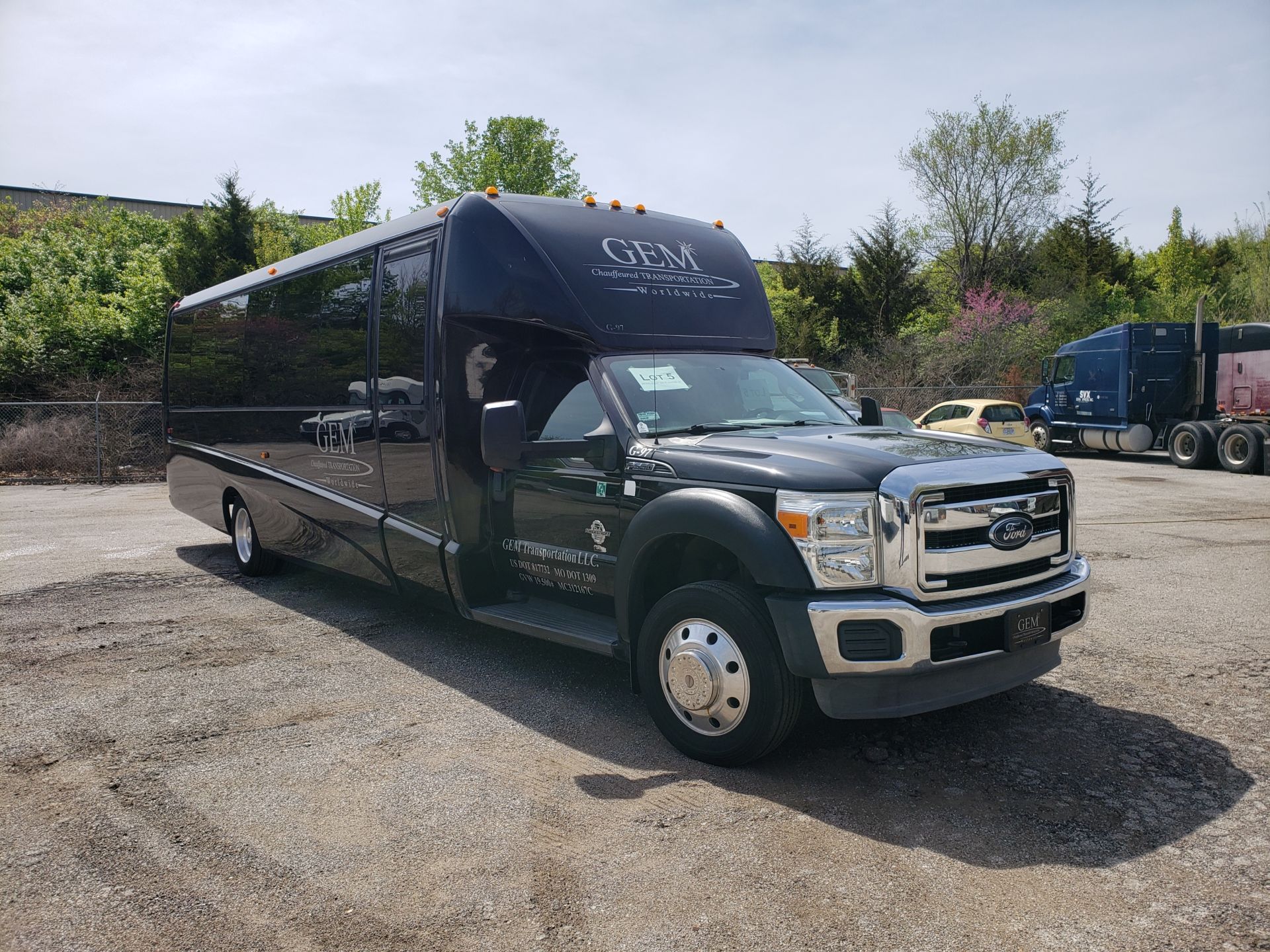 2013 Ford F550SD XL Grech Motors 33-Pass Shuttle Bus - Image 2 of 17