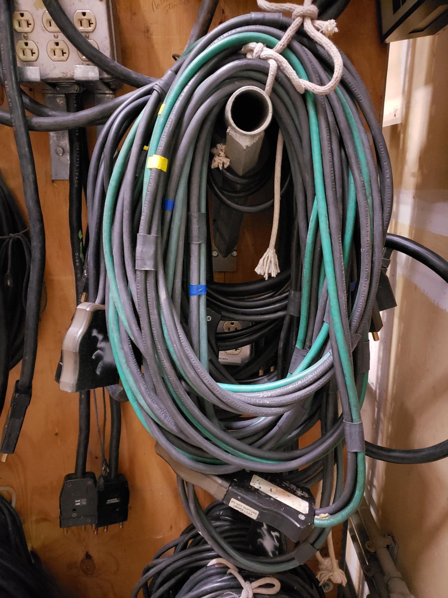 Lot of Cables - Image 5 of 9
