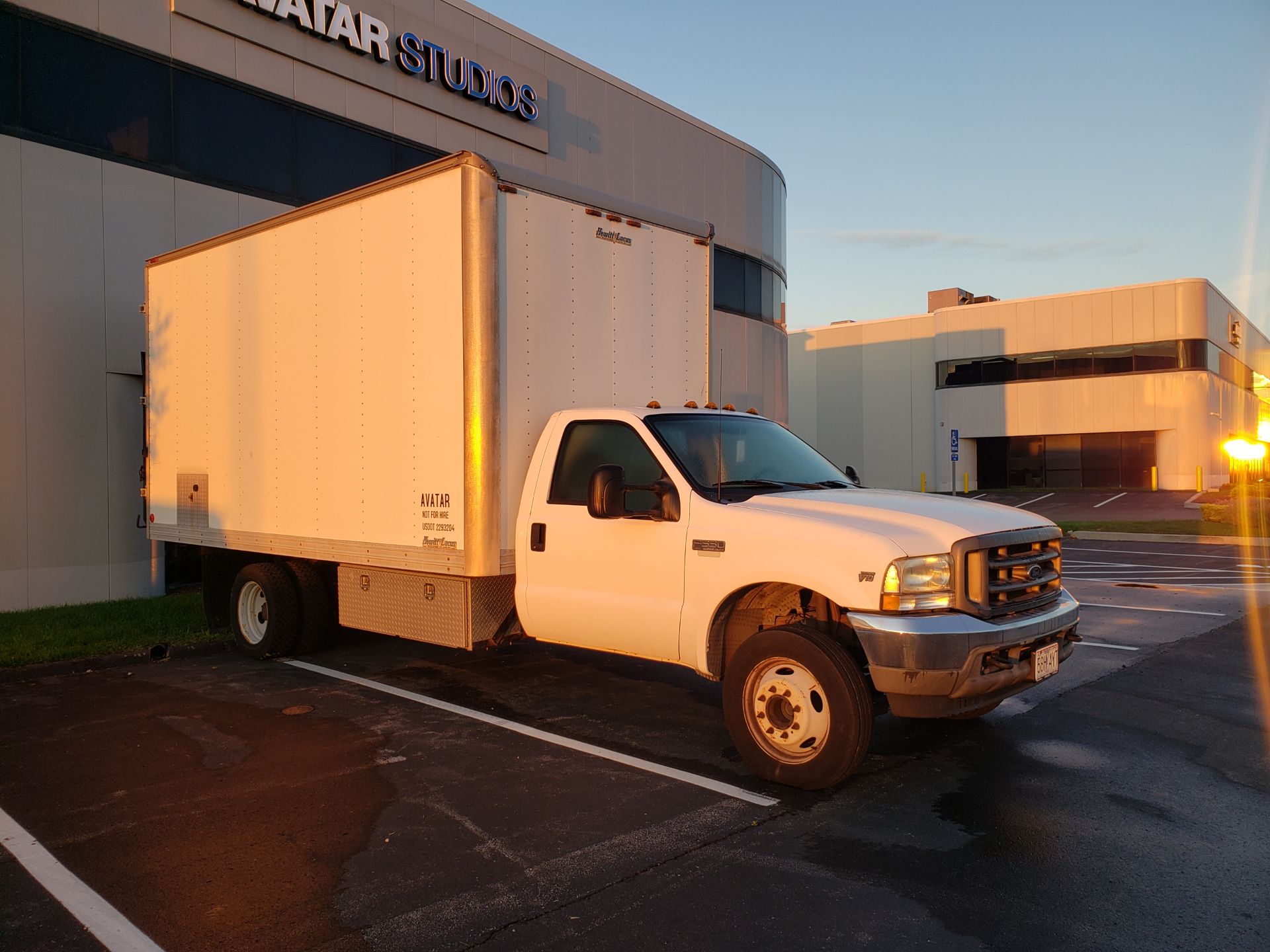 2002 Ford F550 XL Super Duty Box Truck - Image 2 of 15