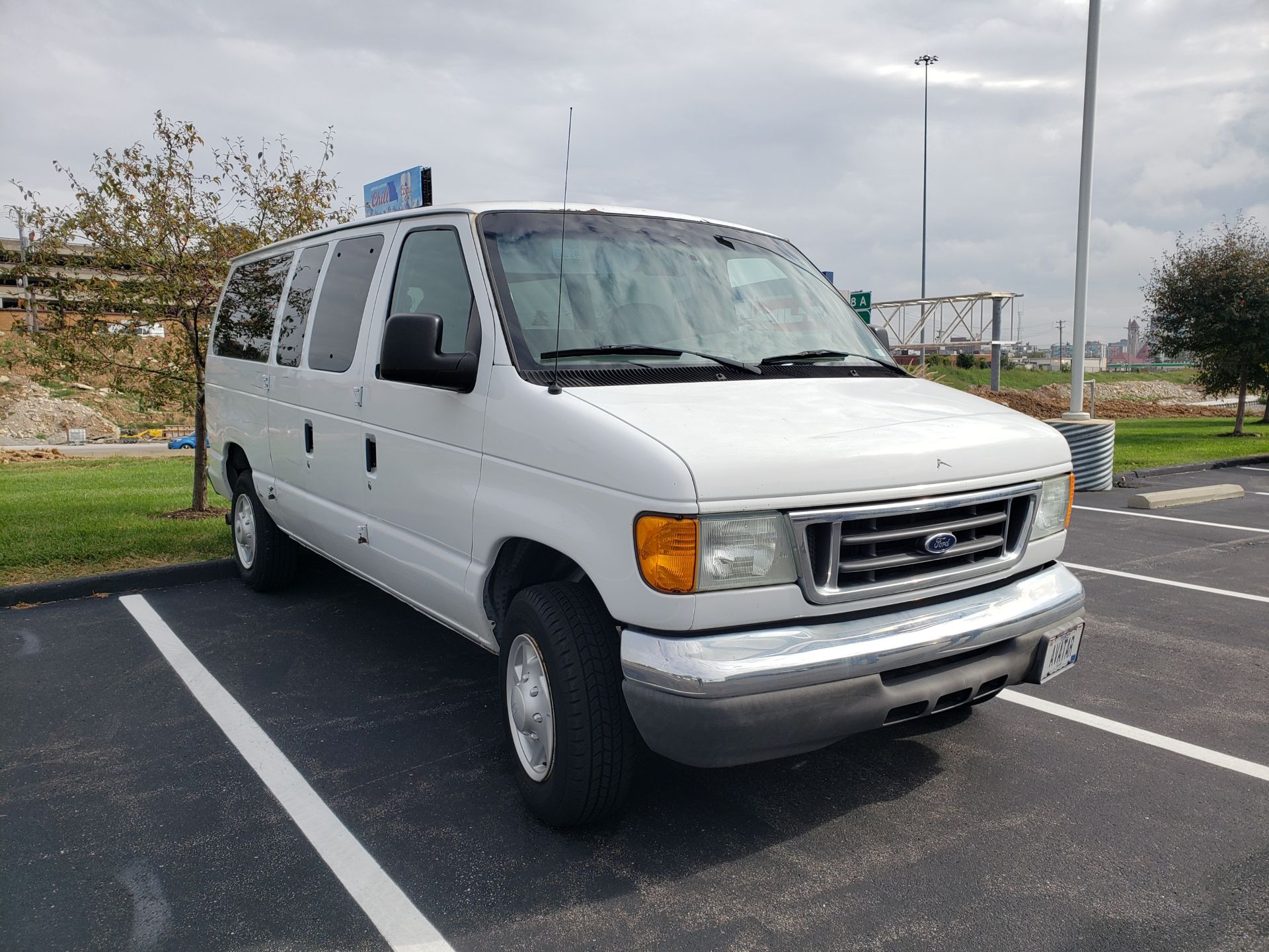 2007 Ford E350 XL Van - Image 2 of 11