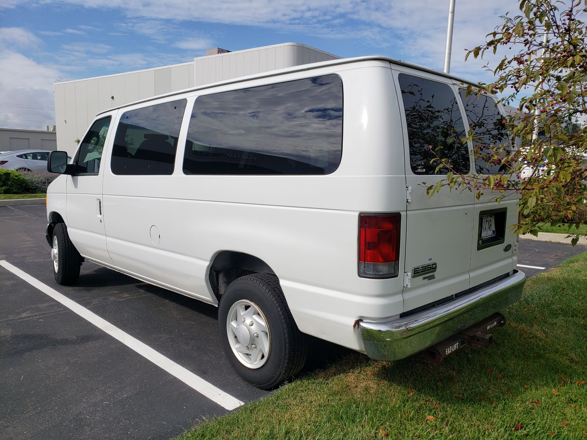 2007 Ford E350 XL Van - Image 3 of 11