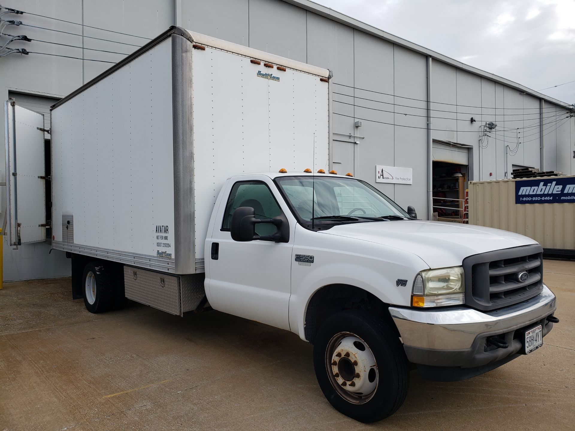 2002 Ford F550 XL Super Duty Box Truck - Image 4 of 15