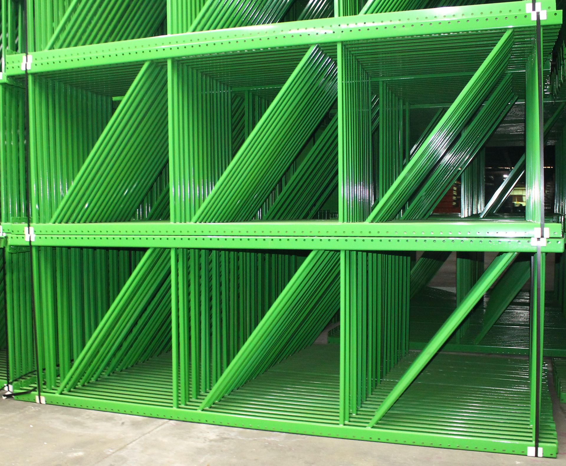 NEW 60 PCS OF TEARDROP UPRIGHT. SIZE 12'H X 48"D, 3"X 3" GREEN - Image 2 of 2