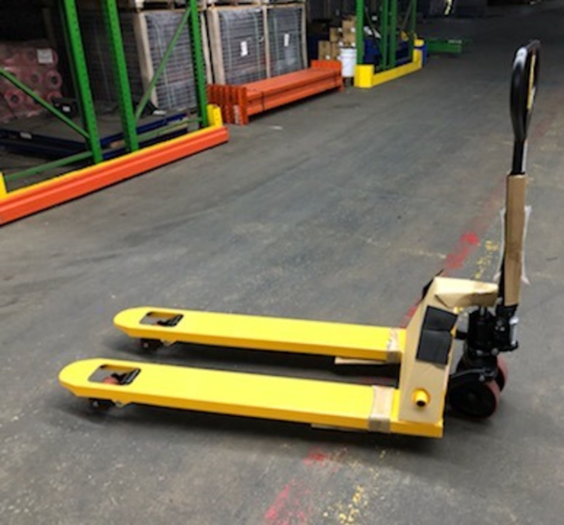 21"W X 48"L BRAND NEW NARROW PALLET JACK - Image 5 of 5