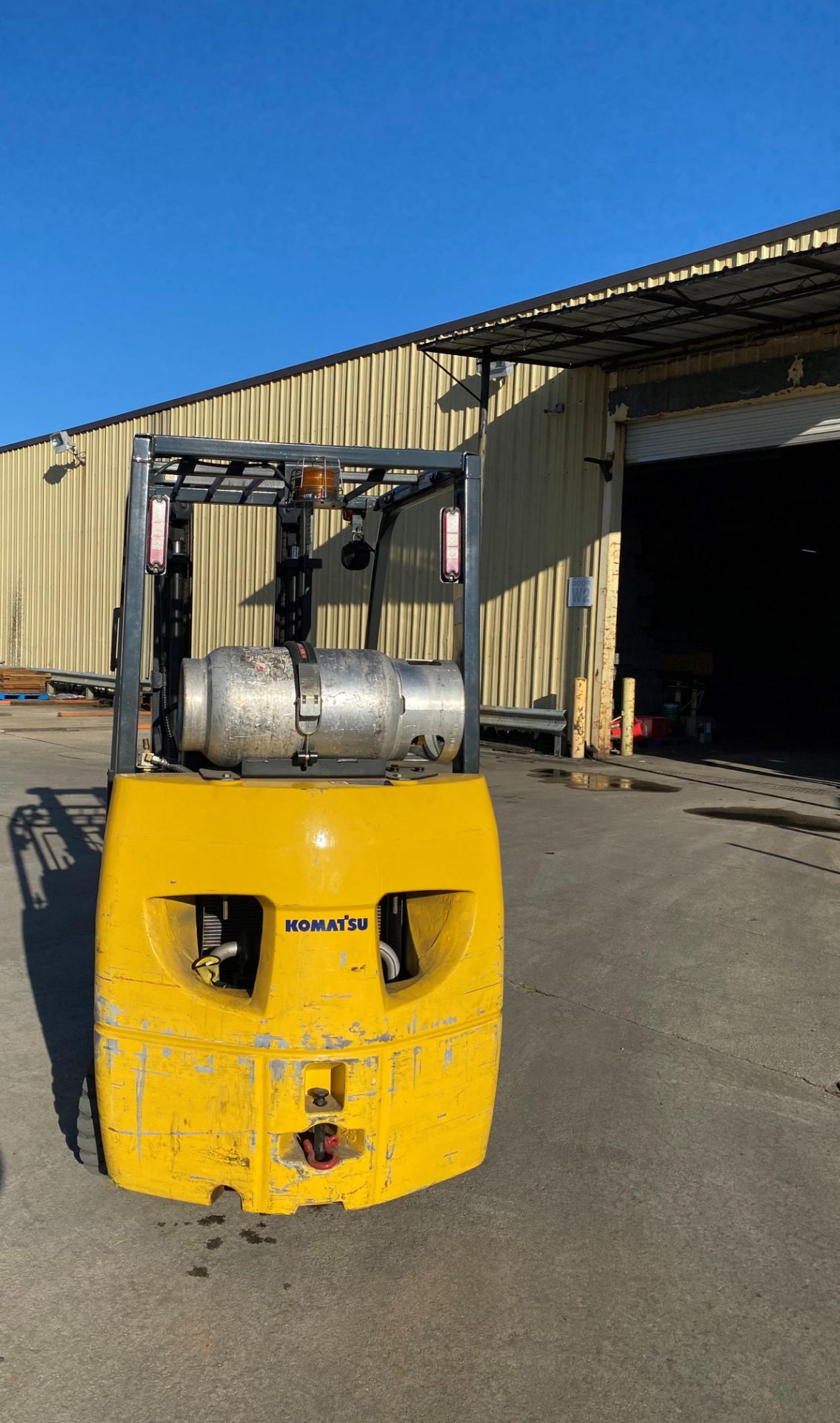 KOMATSU 4500 LBS CAPACITY PROPANE FORKLIFT - Image 4 of 4