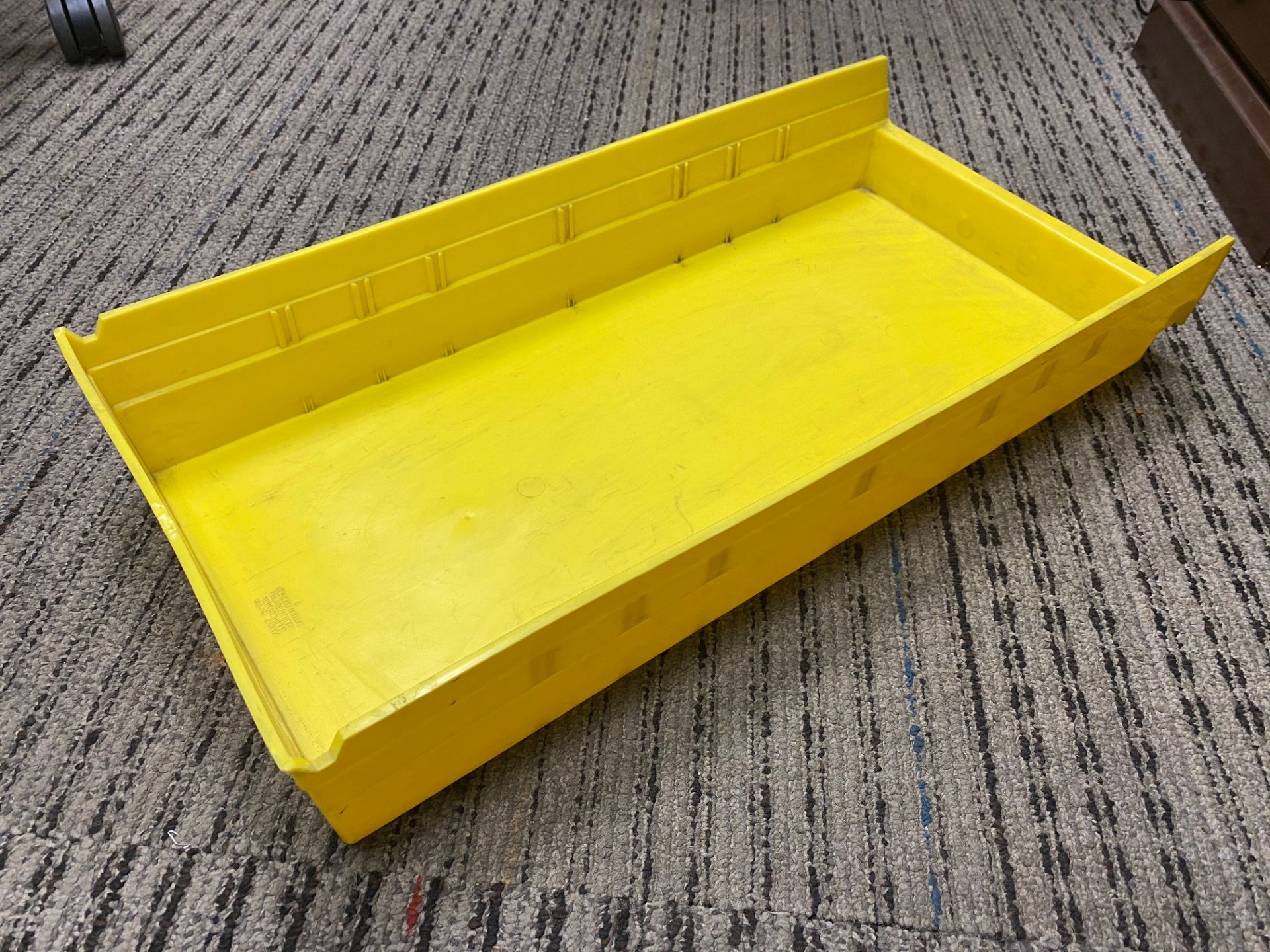 USED PLASTIC STORAGE STACKING / HANGING BINS - Image 4 of 4