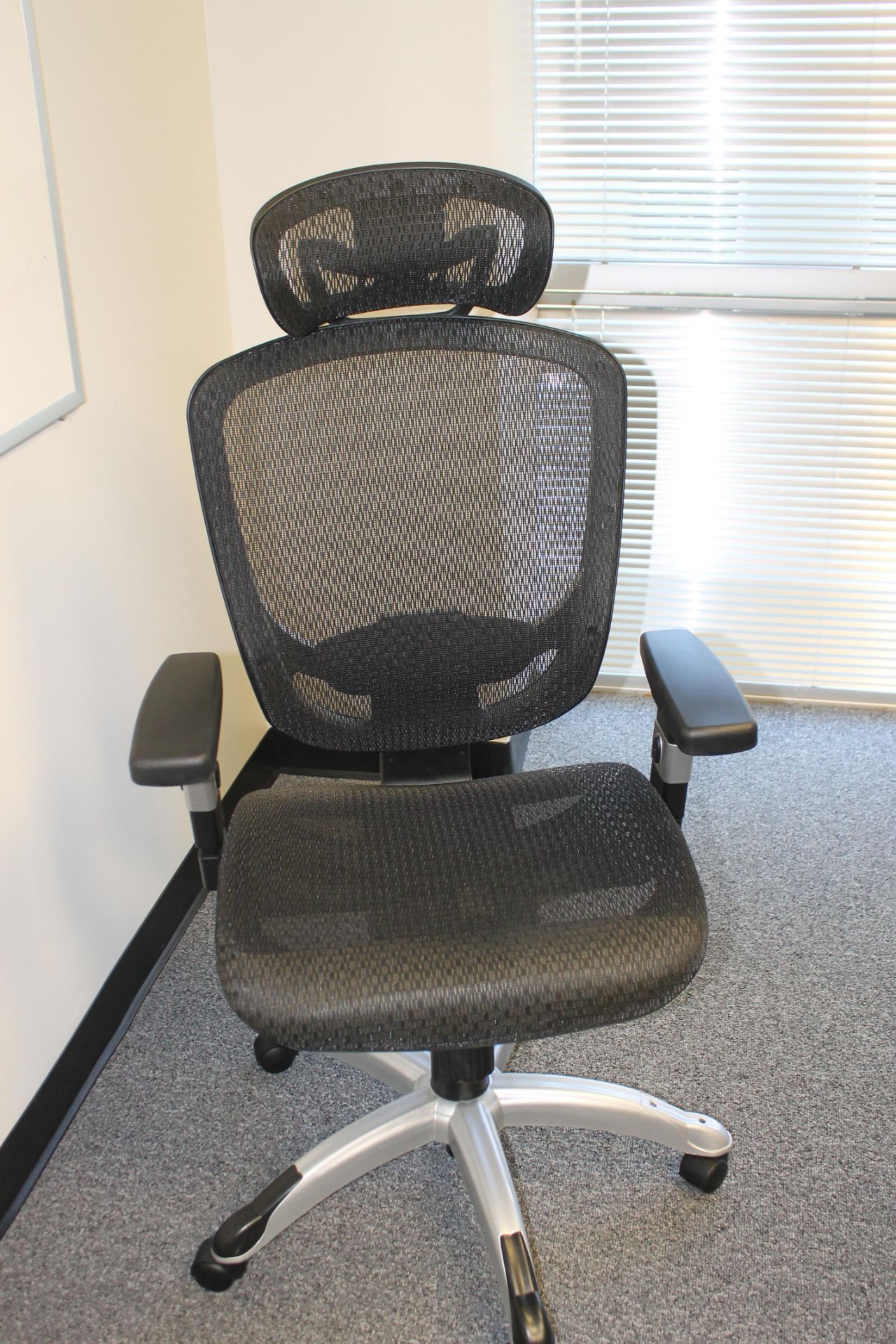 HYKEN ADJUSTABLE CHAIR