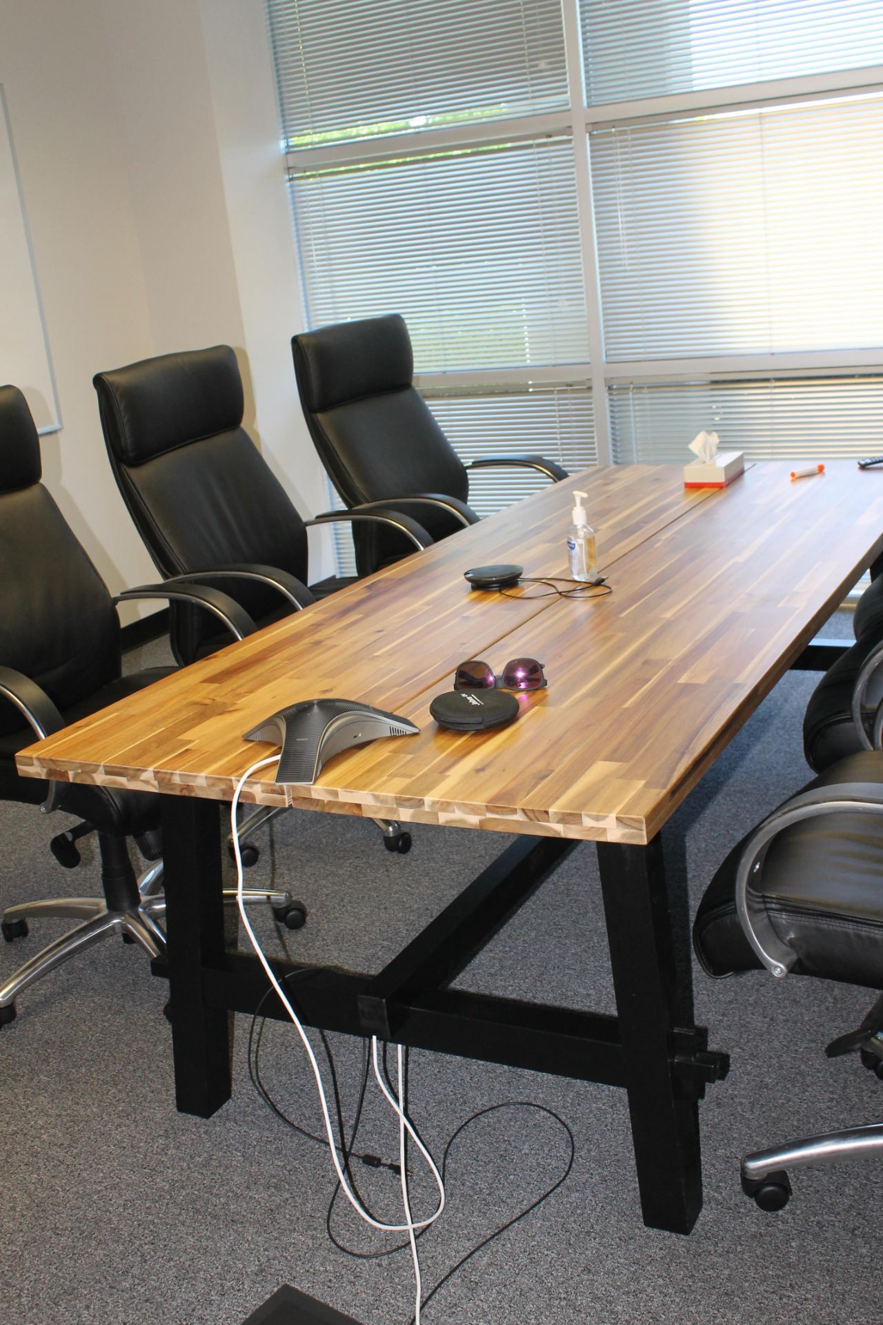 CONFERENCE TABLE WITH 6 CHAIRS