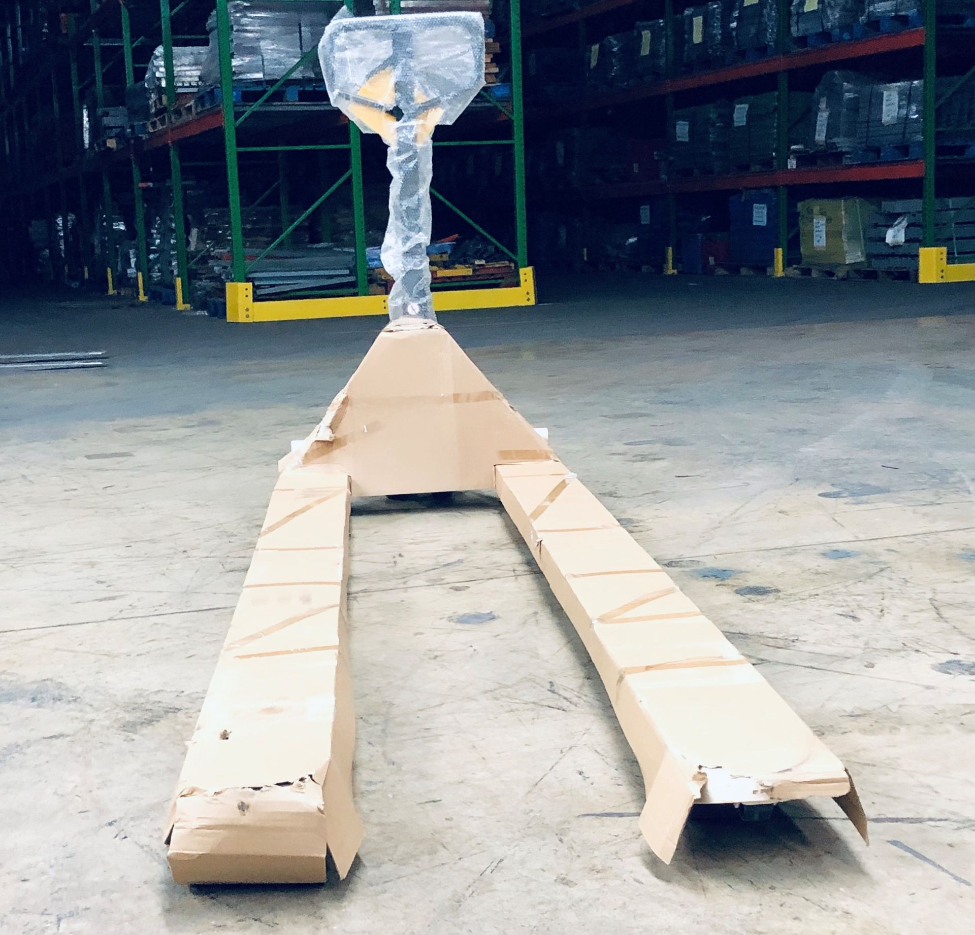 27"W X 96"L BRAND NEW LONG PALLET JACK - Image 3 of 4