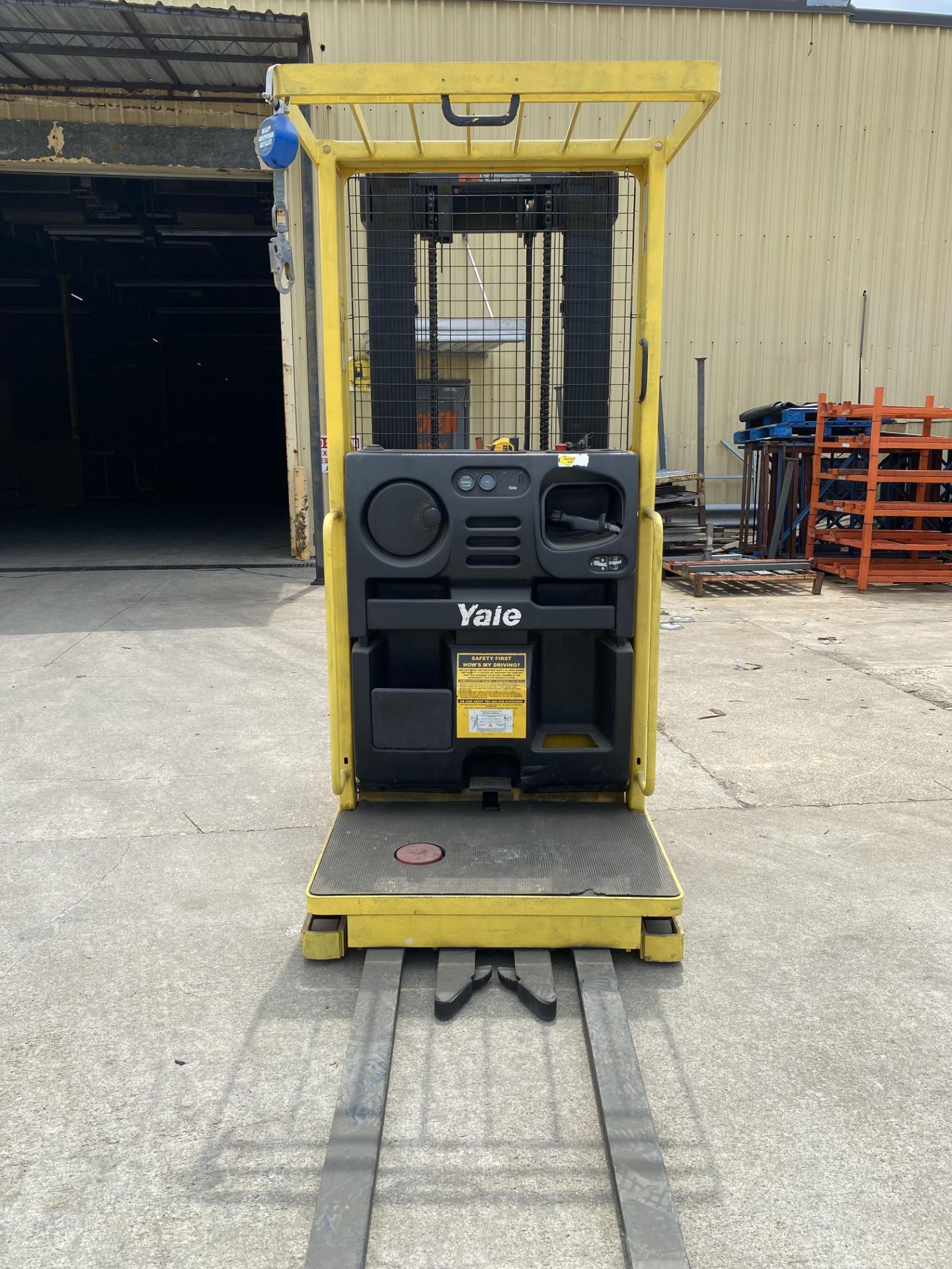 YALE 3000 LBS CAPACITY ELECTRIC ORDER PICKER