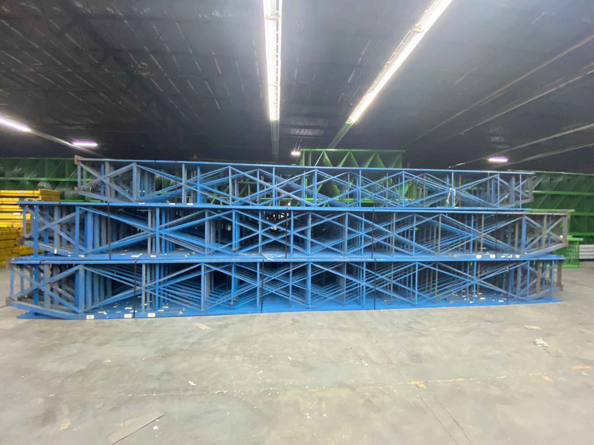 USED 30 PCS OF STRUCTURAL UPRIGHT. SIZE 33'H X 36"D, BLUE
