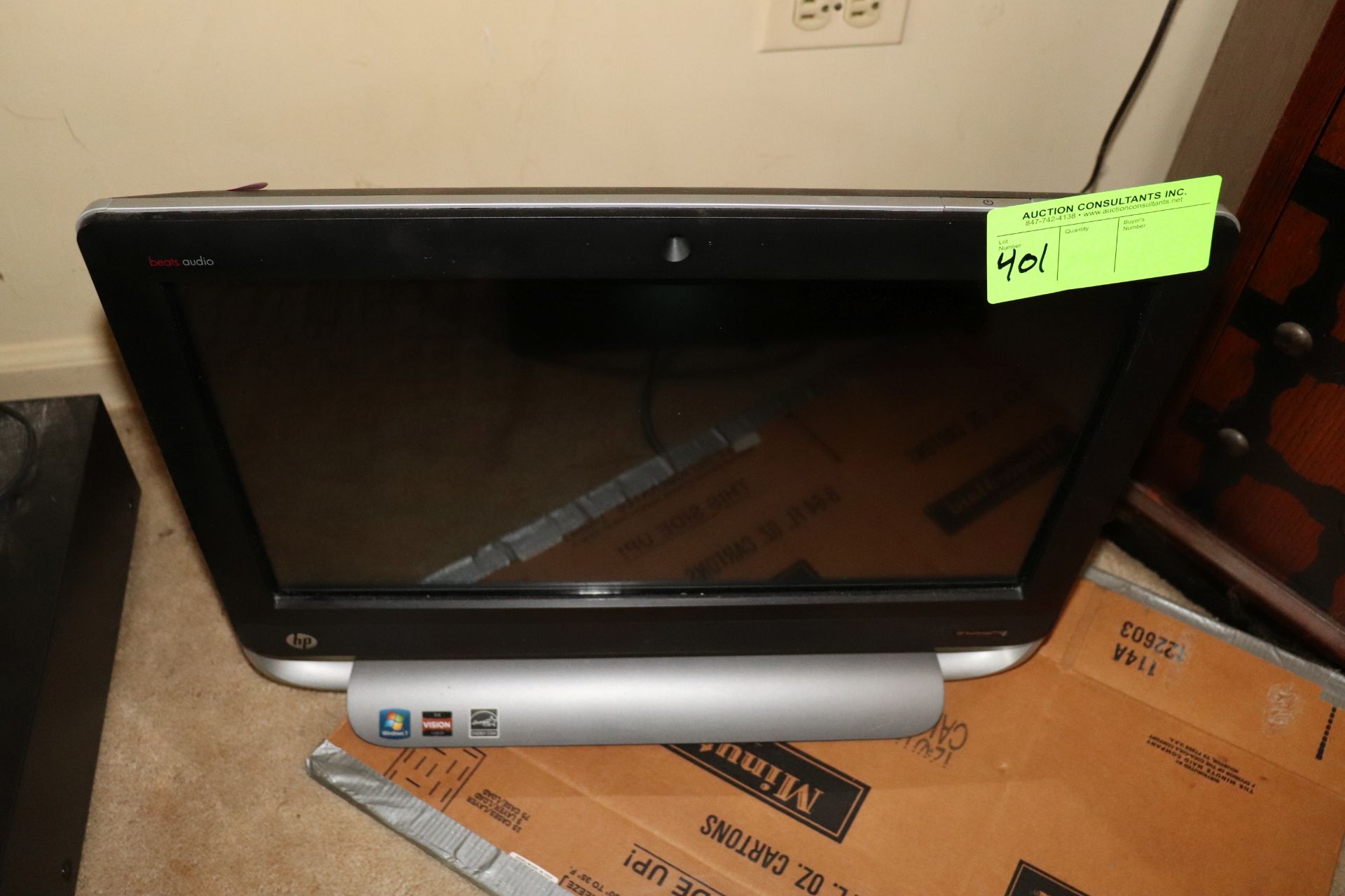 HP monitor with Beats audio, Product QP788AA#ABA, model 320-1030, 20" screen