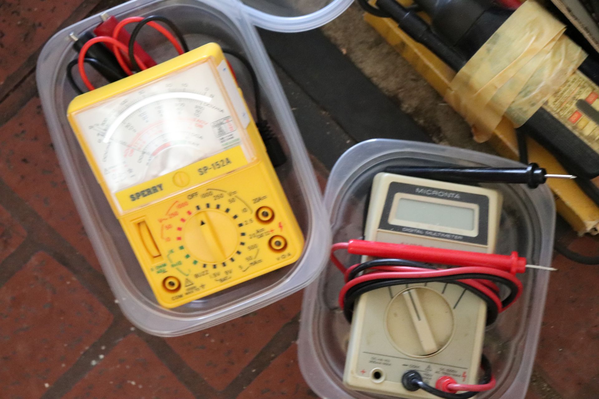 Miscellaneous electrical testers - Image 2 of 3