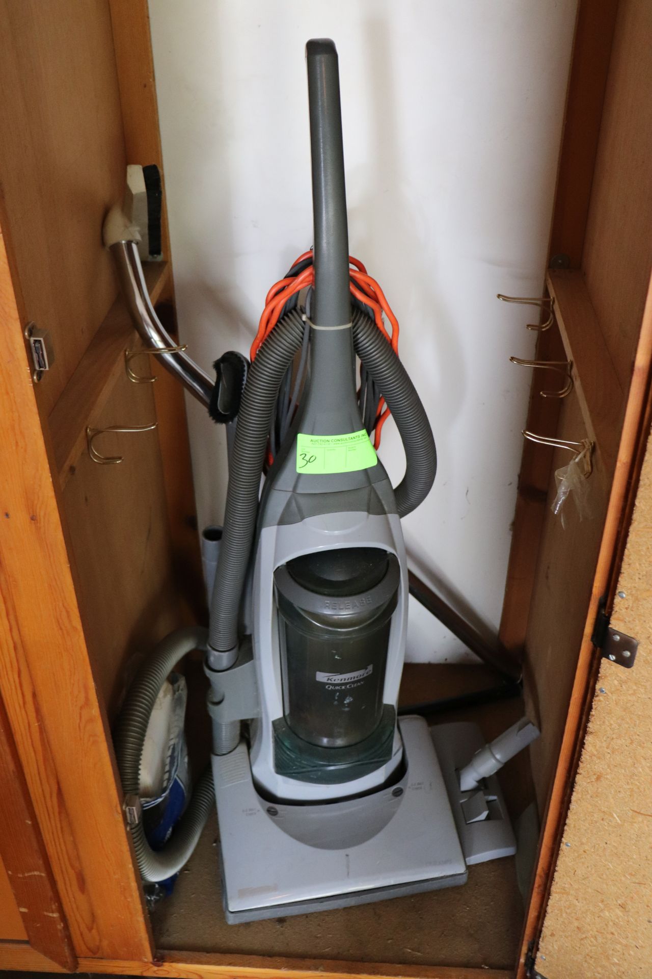 Kenmore Quick Clean vacuum cleaner, model 116.33720201