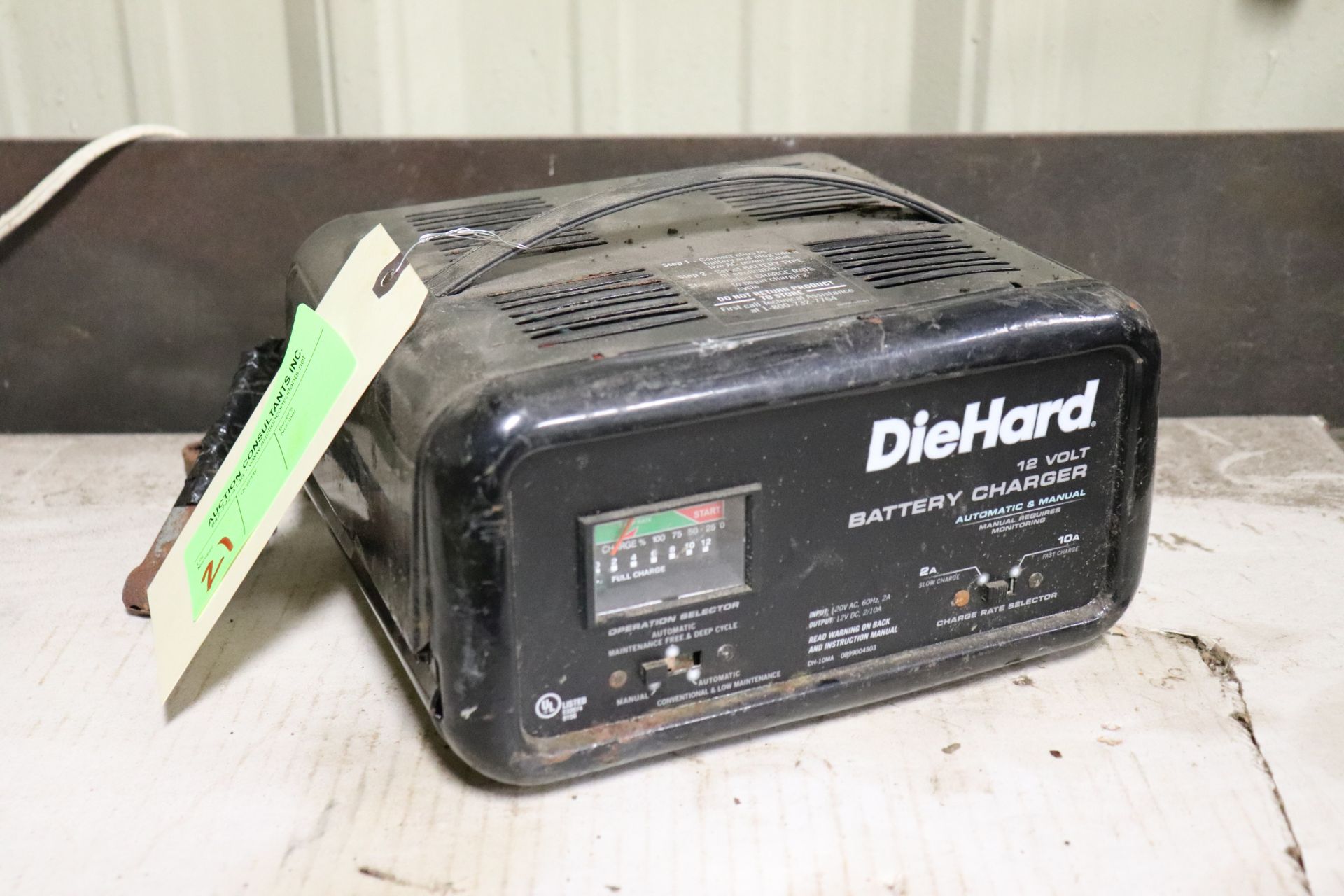 Die Hard 12-volt automatic manual battery charger