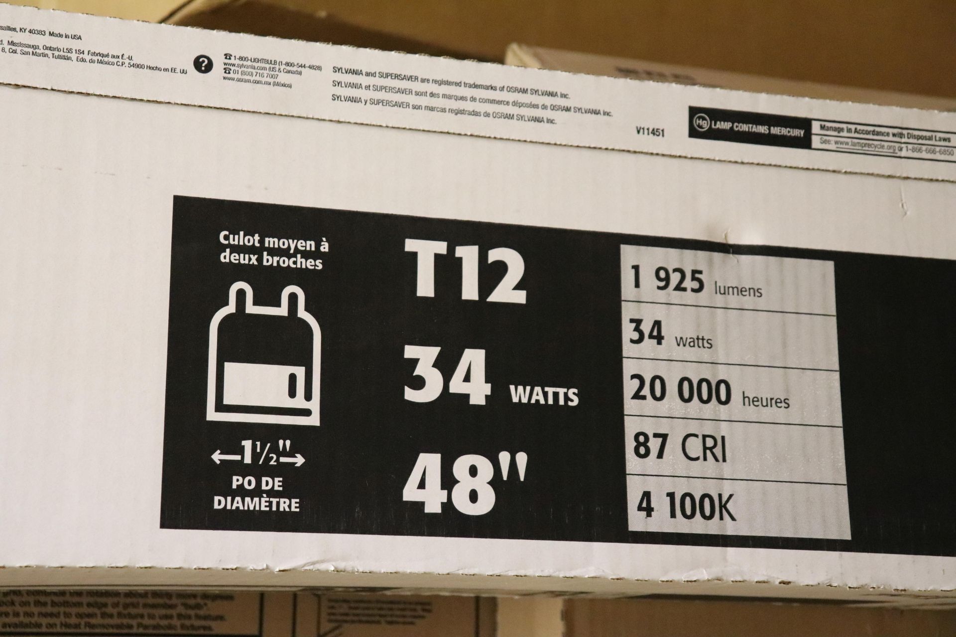 Group of fluorescent bulbs, various sizes, wattages and brands, Cooper Lighting, Phillips, Metalux, - Image 2 of 4