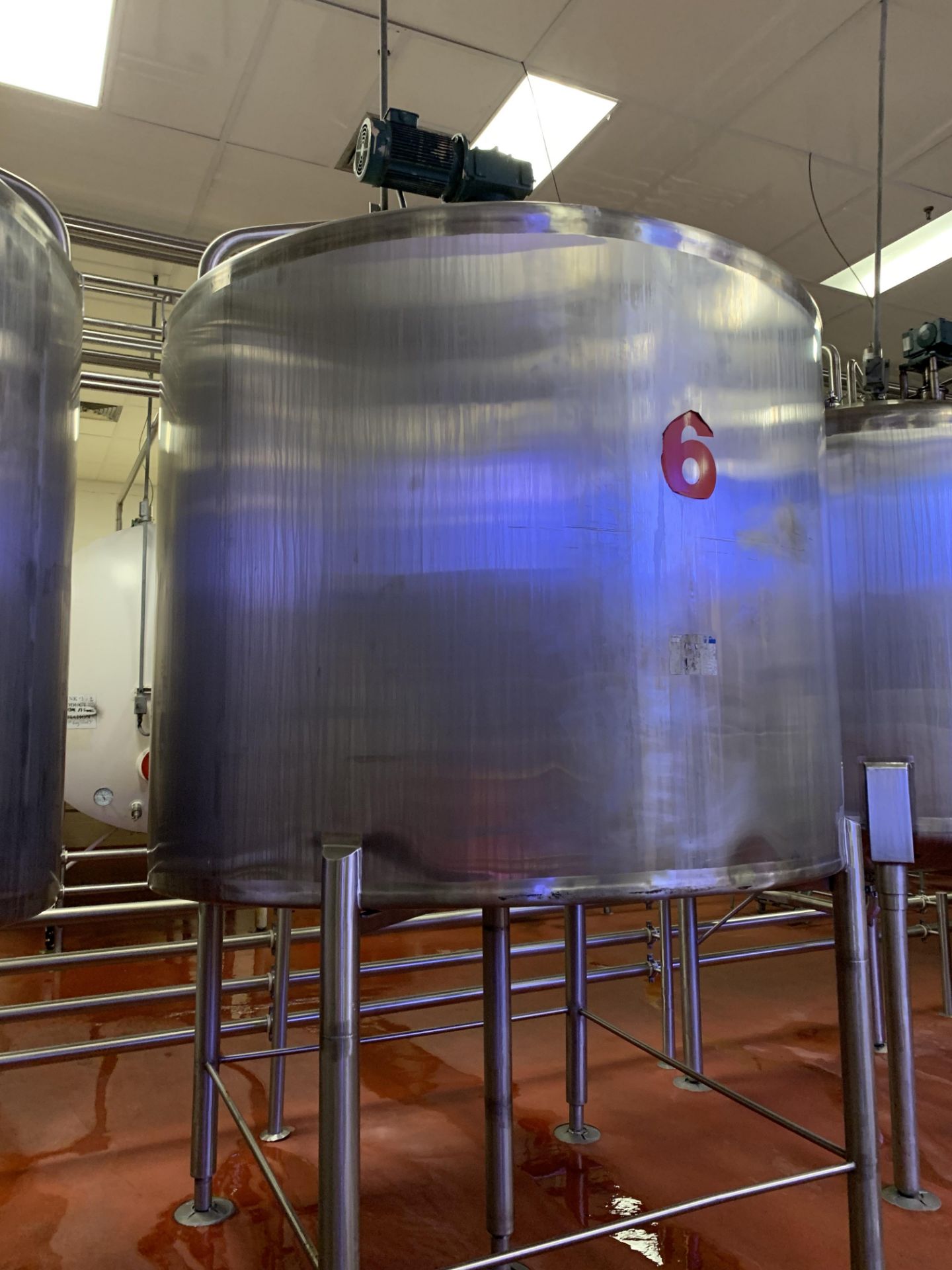 1500 Gallon Stainless Steel Vertical Tank - Image 2 of 4