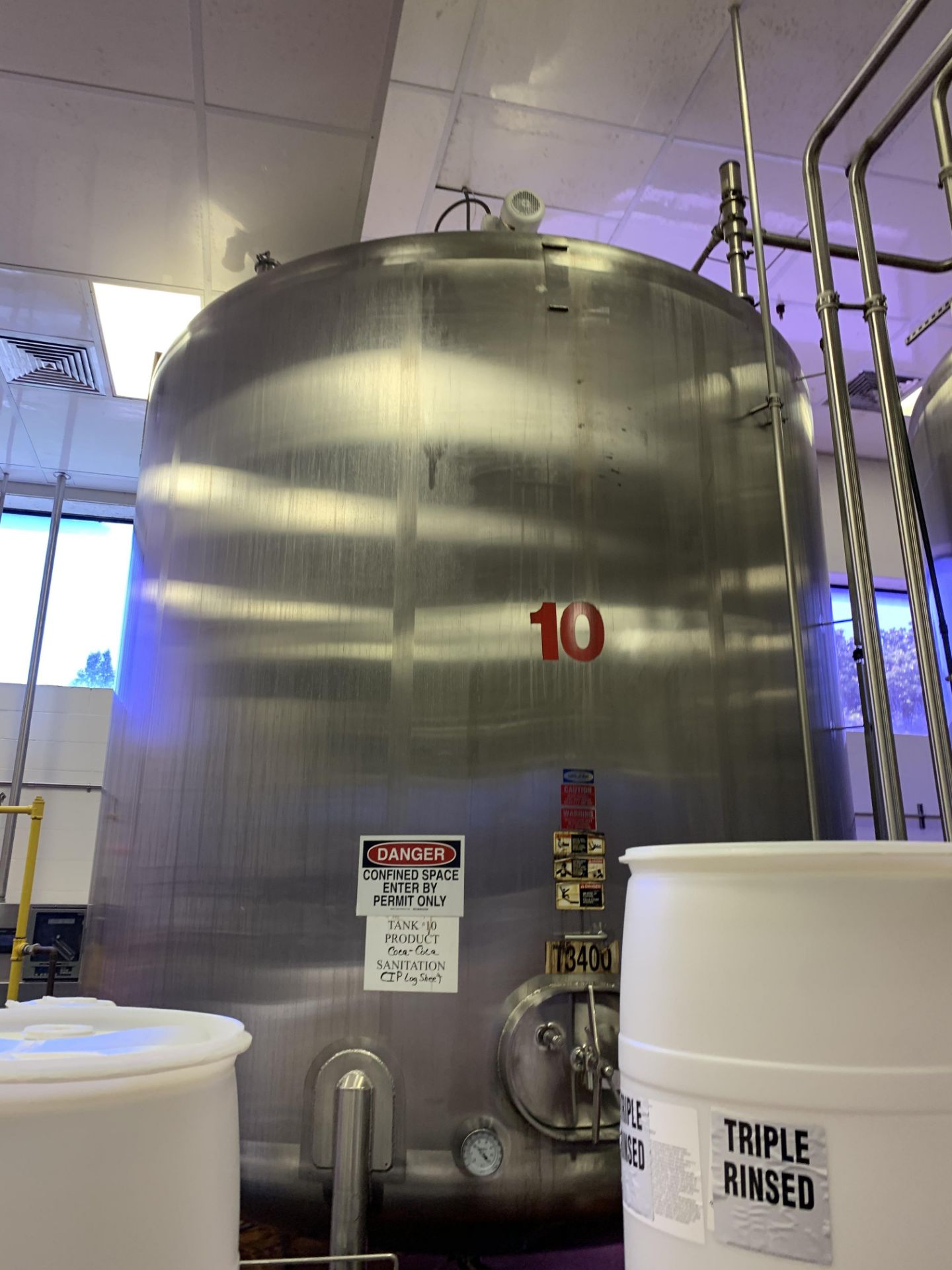 10000 Gallon Stainless Steel Vertical Tank