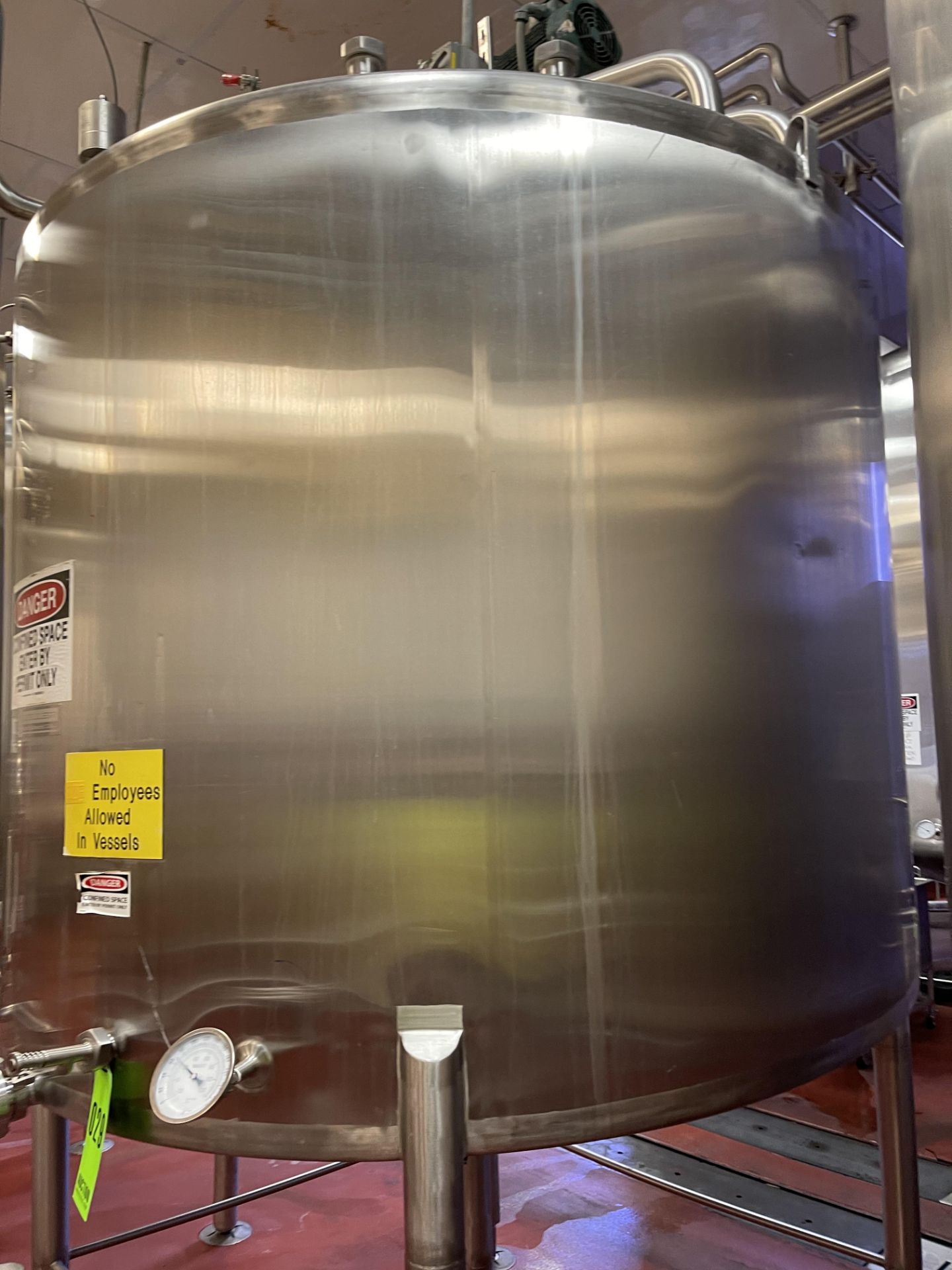 1500 Gallon Stainless Steel Vertical Tank - Image 4 of 4