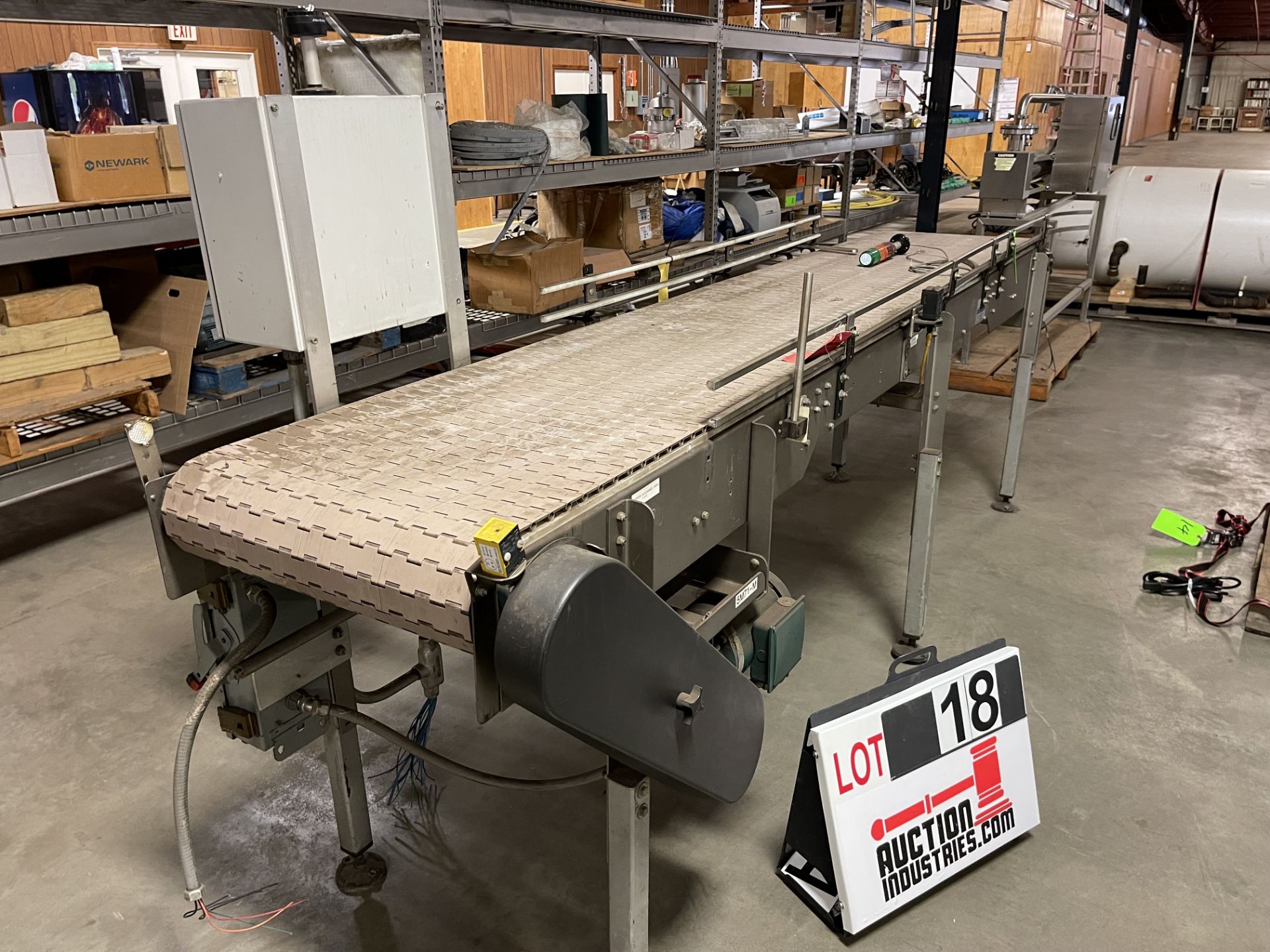 Nercon Case Conveyor