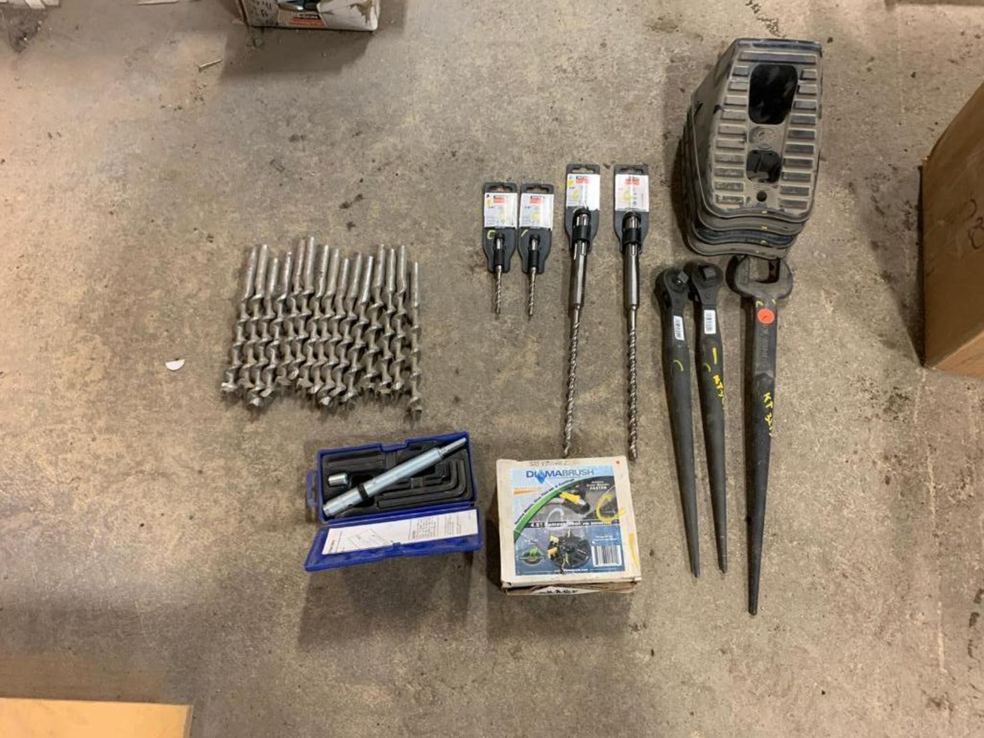 (1) Box of Miscellaneous Drill Bits. Located in Des Moines, IA.