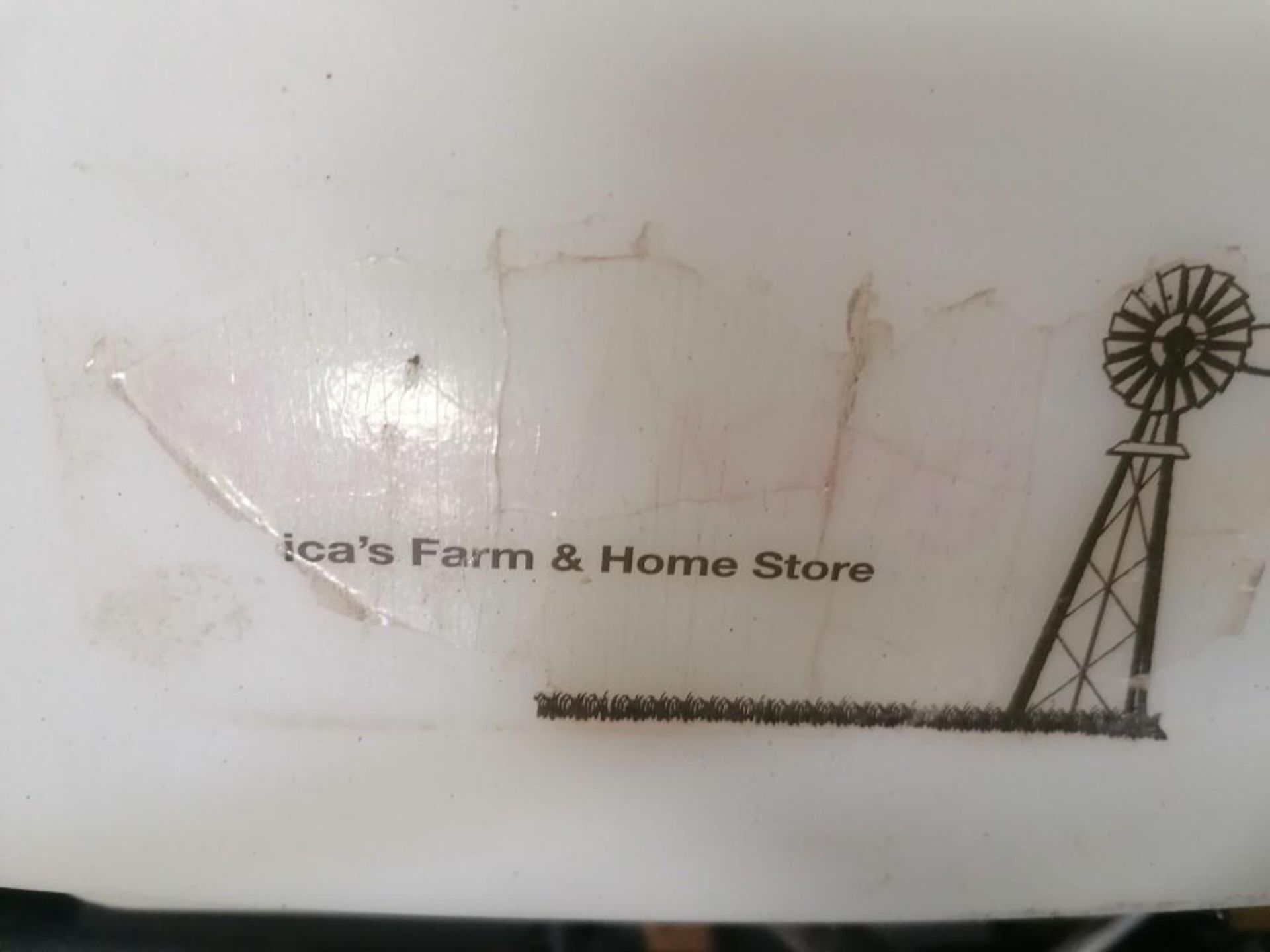 (1) Ica's Farm & Home Sprayer. Located in Mt. Pleasant, IA. - Image 5 of 5