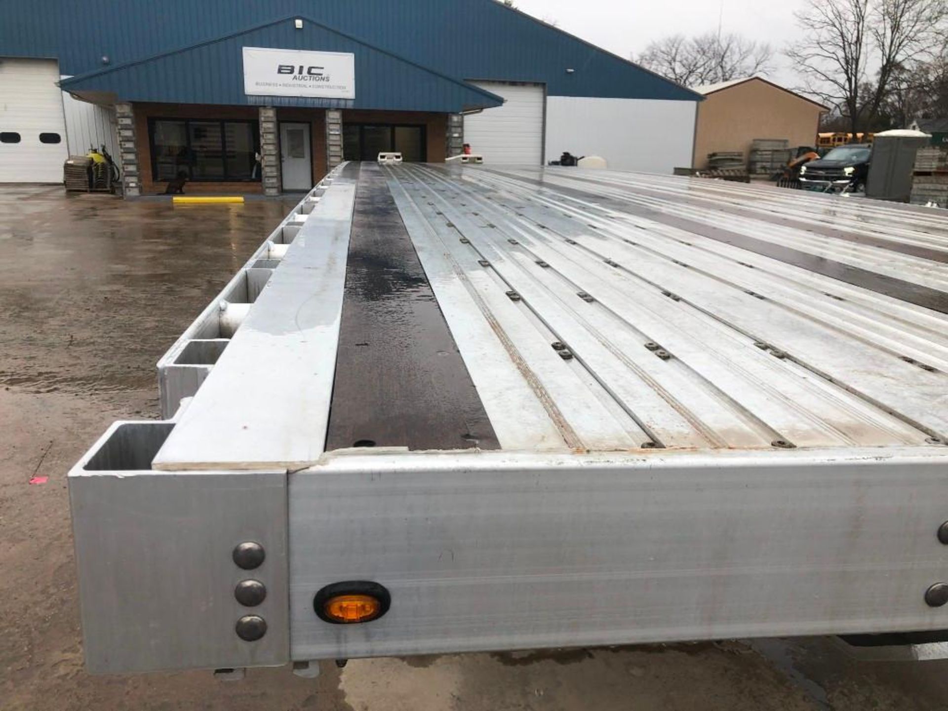 (1) 2018 WILSON Flatbed 53' X 102" Bed, Model AF-1080 SS, VIN #4WW5532A4J6625996 with Ramps, - Image 21 of 29