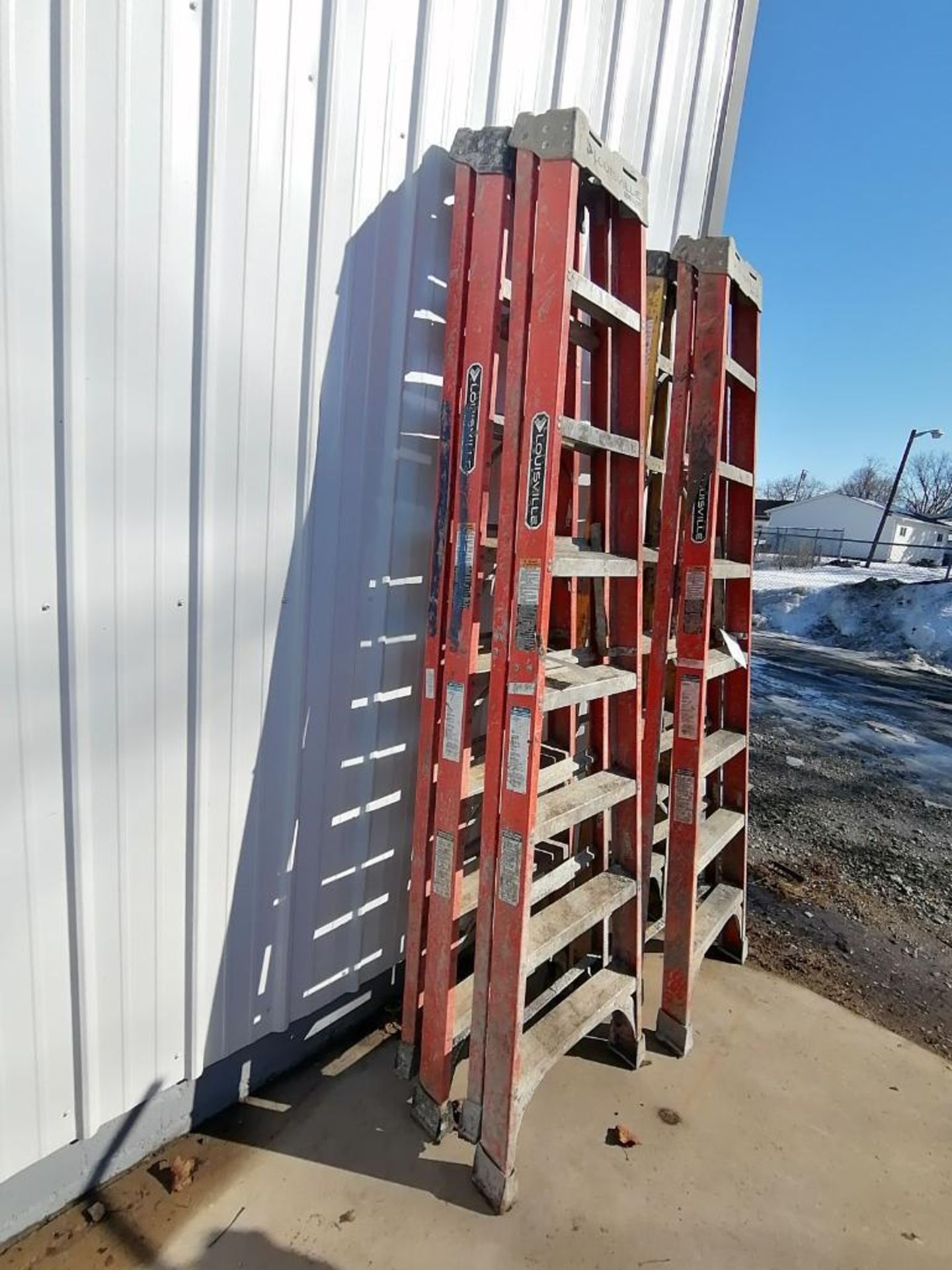 (2) Louisville 8' Step Ladders. Located in Mt. Pleasant, IA. - Image 3 of 3