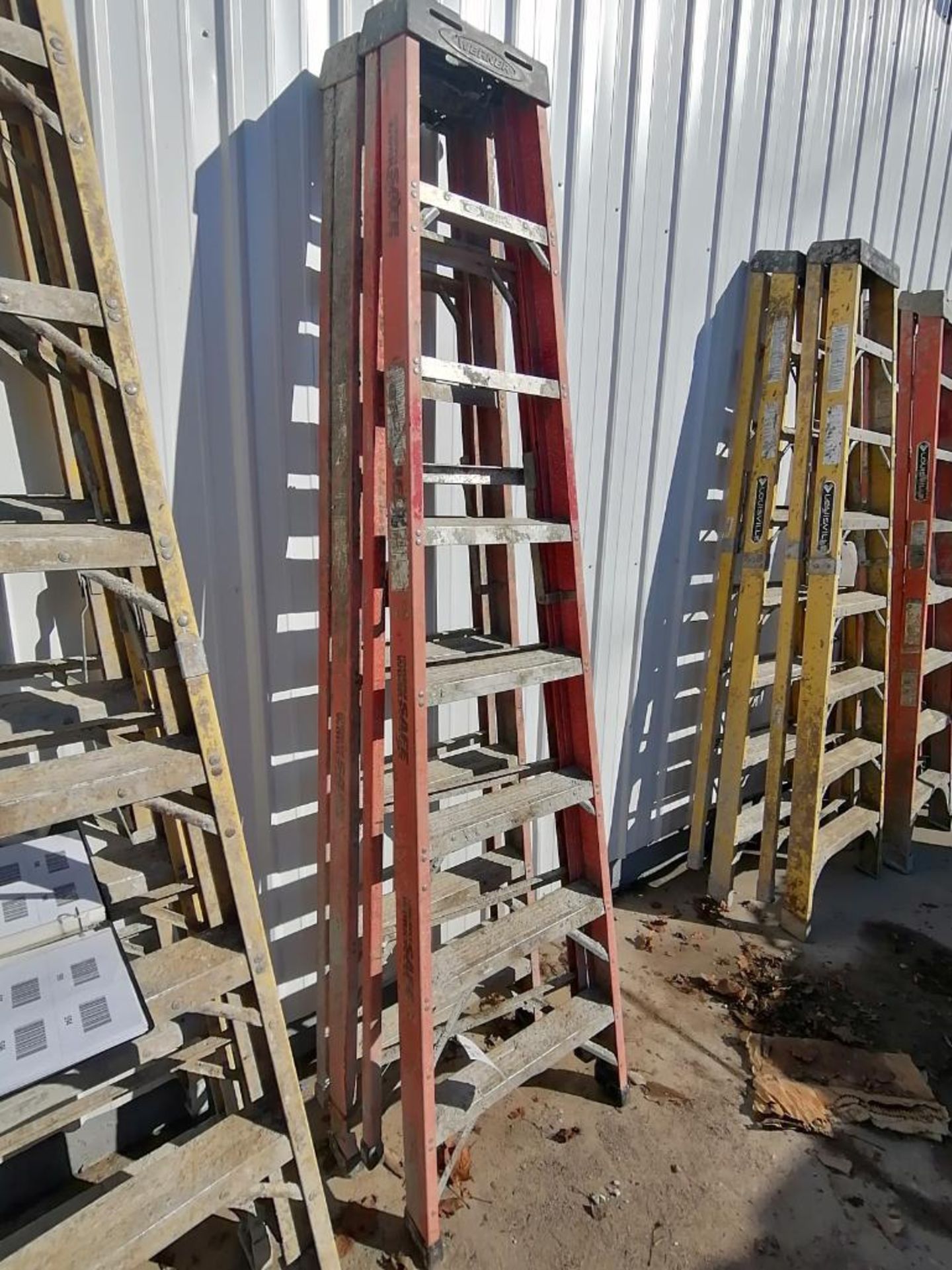 (2) Louisville 8' Step Ladders. Located in Mt. Pleasant, IA. - Bild 4 aus 4