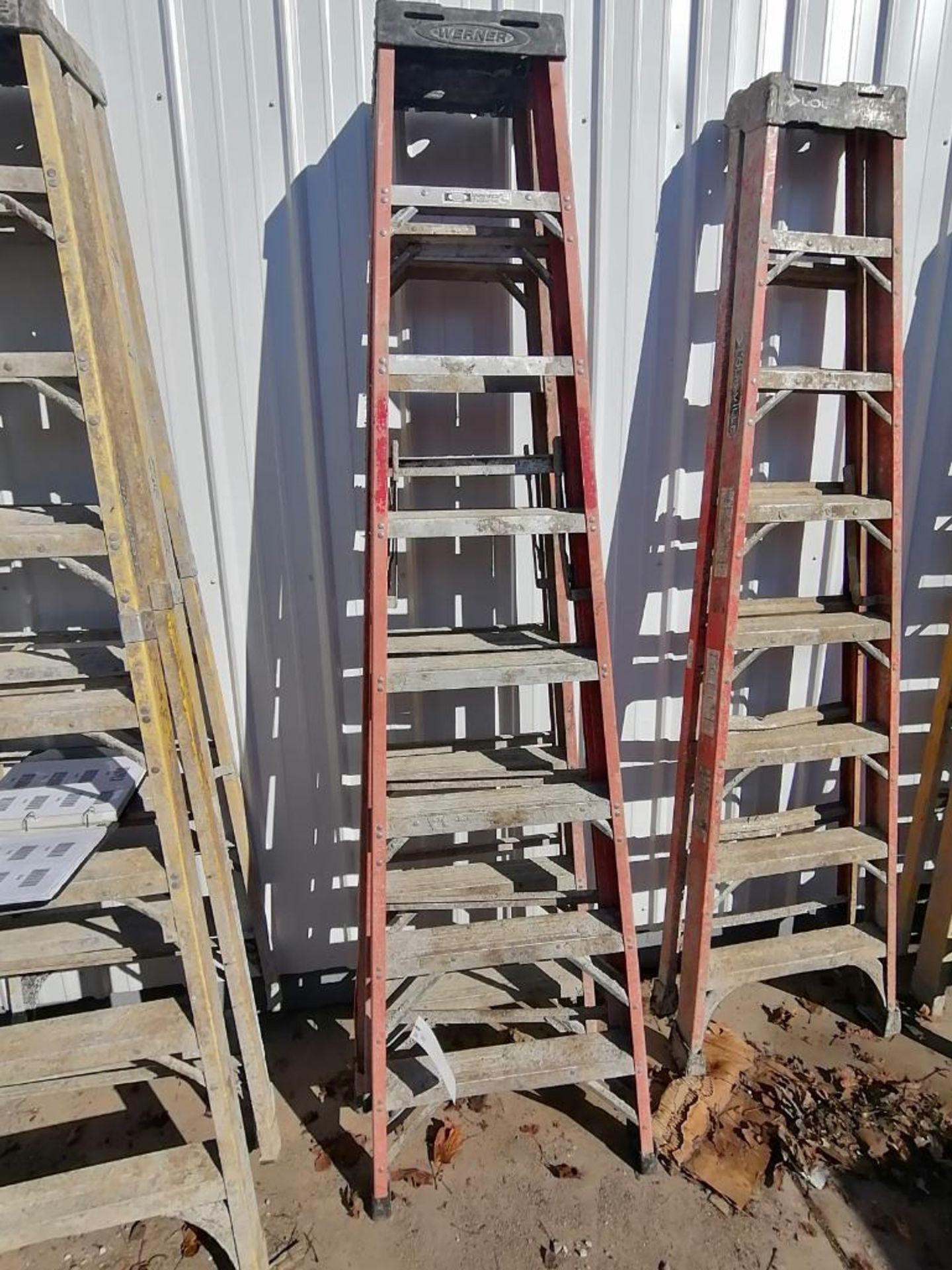 (2) Louisville 8' Step Ladders. Located in Mt. Pleasant, IA.
