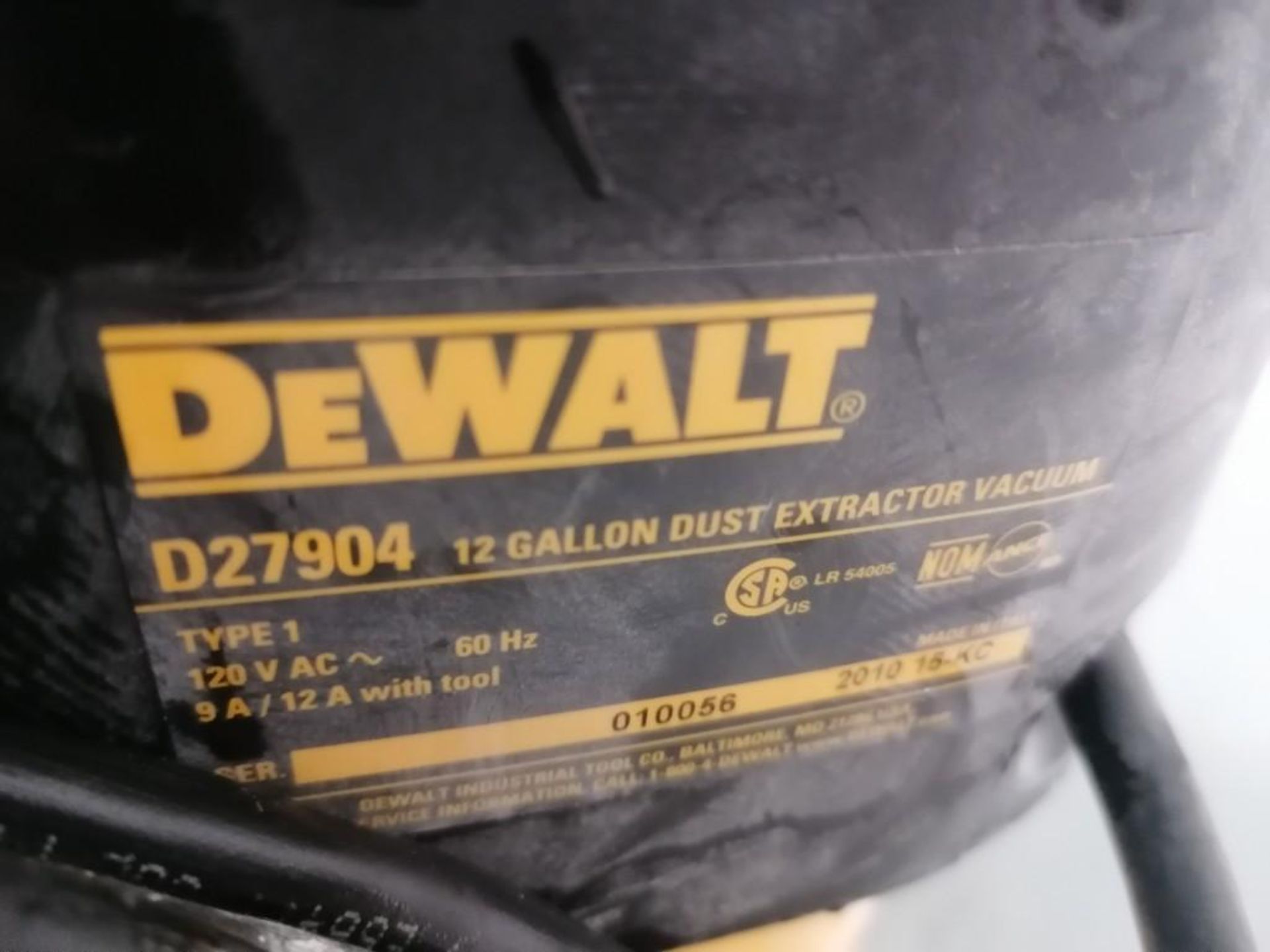 (1) DEWALT D27904 12 Gallon Dust Extractor Vacuum Serial #010056. Located in Mt. Pleasant, IA. - Image 7 of 7